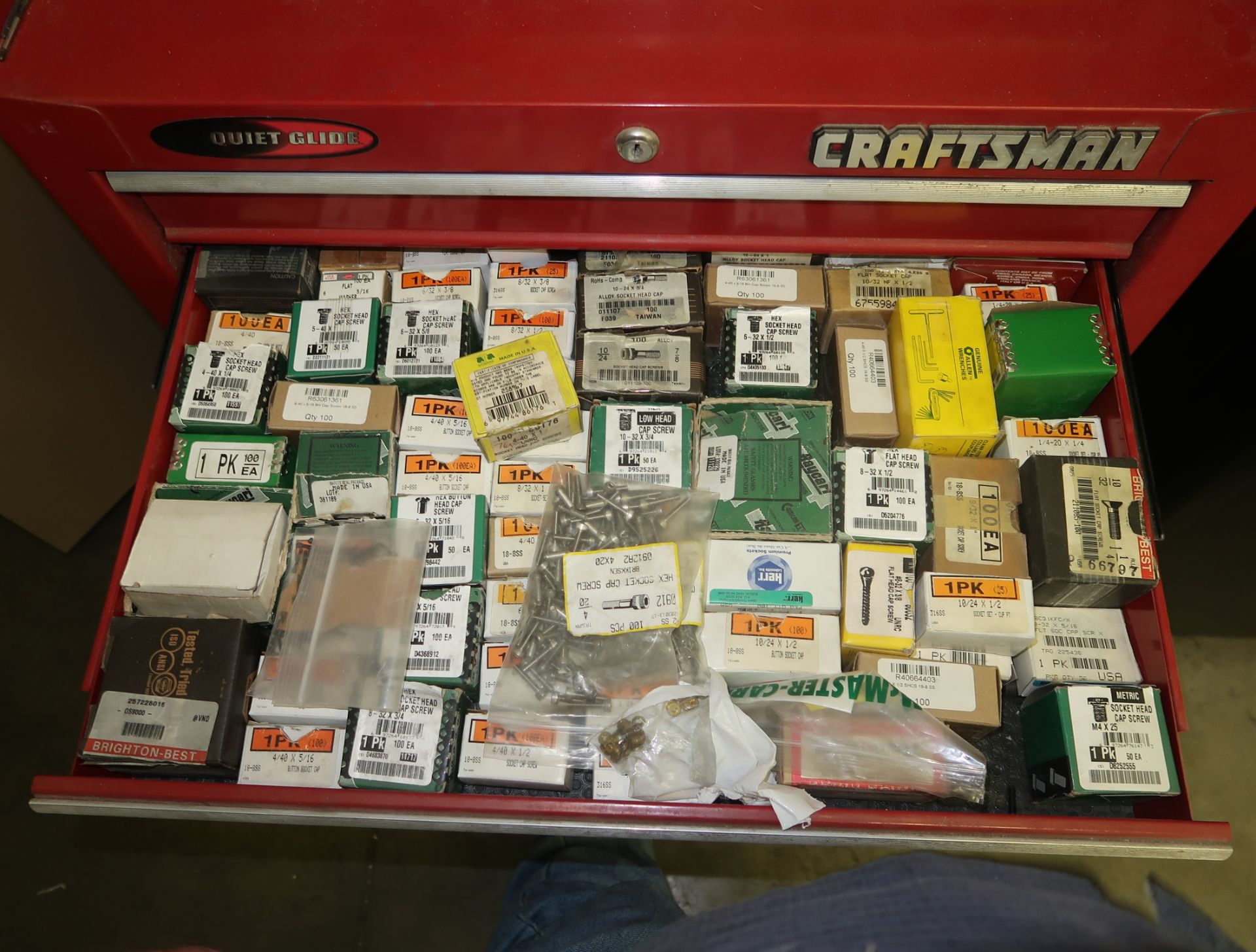 CRAFTSMAN ROLL-AWAY TOOL BOX, LOADED - Image 8 of 10