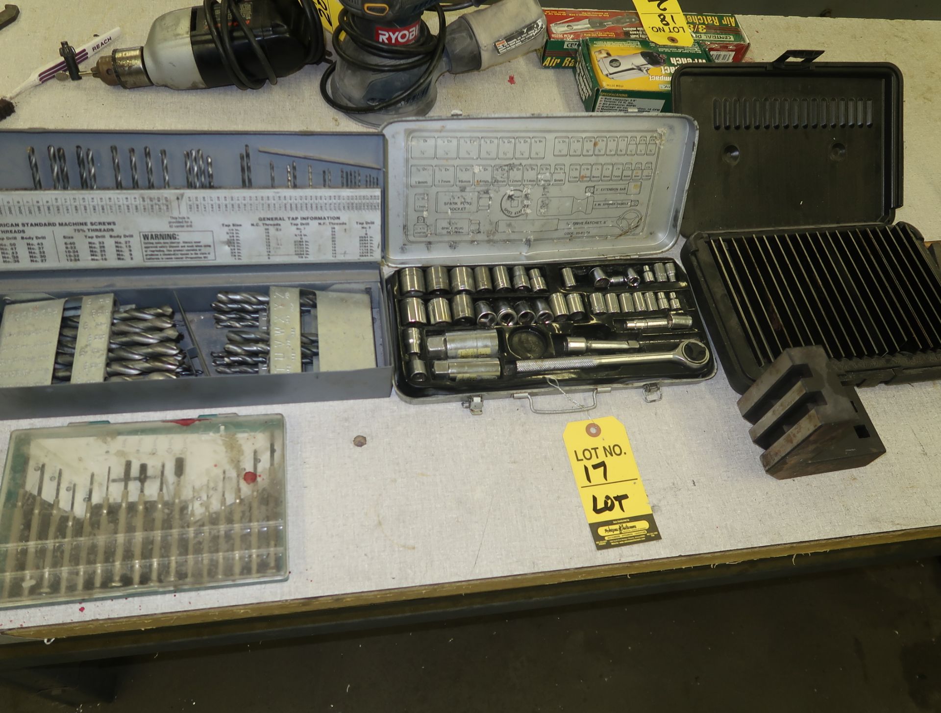 LOT SOCKET SET, DRILL INDEX, PARALELLS, SMALL DRIVER SET, (2) KNIFE SETS