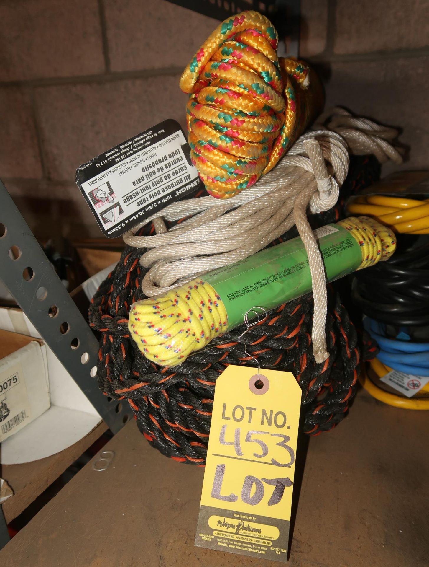 LOT VARIOUS LENGTHS OF NYLON ROPE