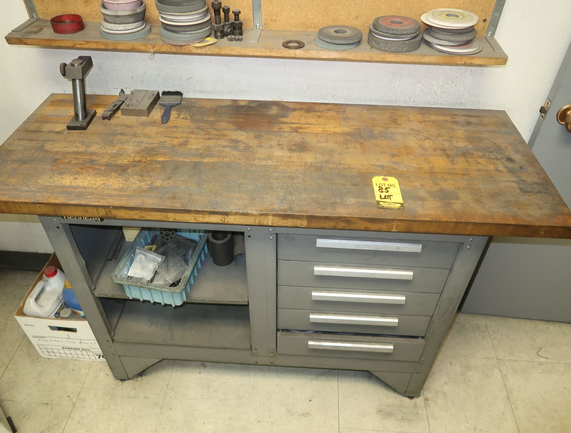 LOT KENNEDY SHOP BENCH W/ DRAWERS & NEW GRINDING WHEELS