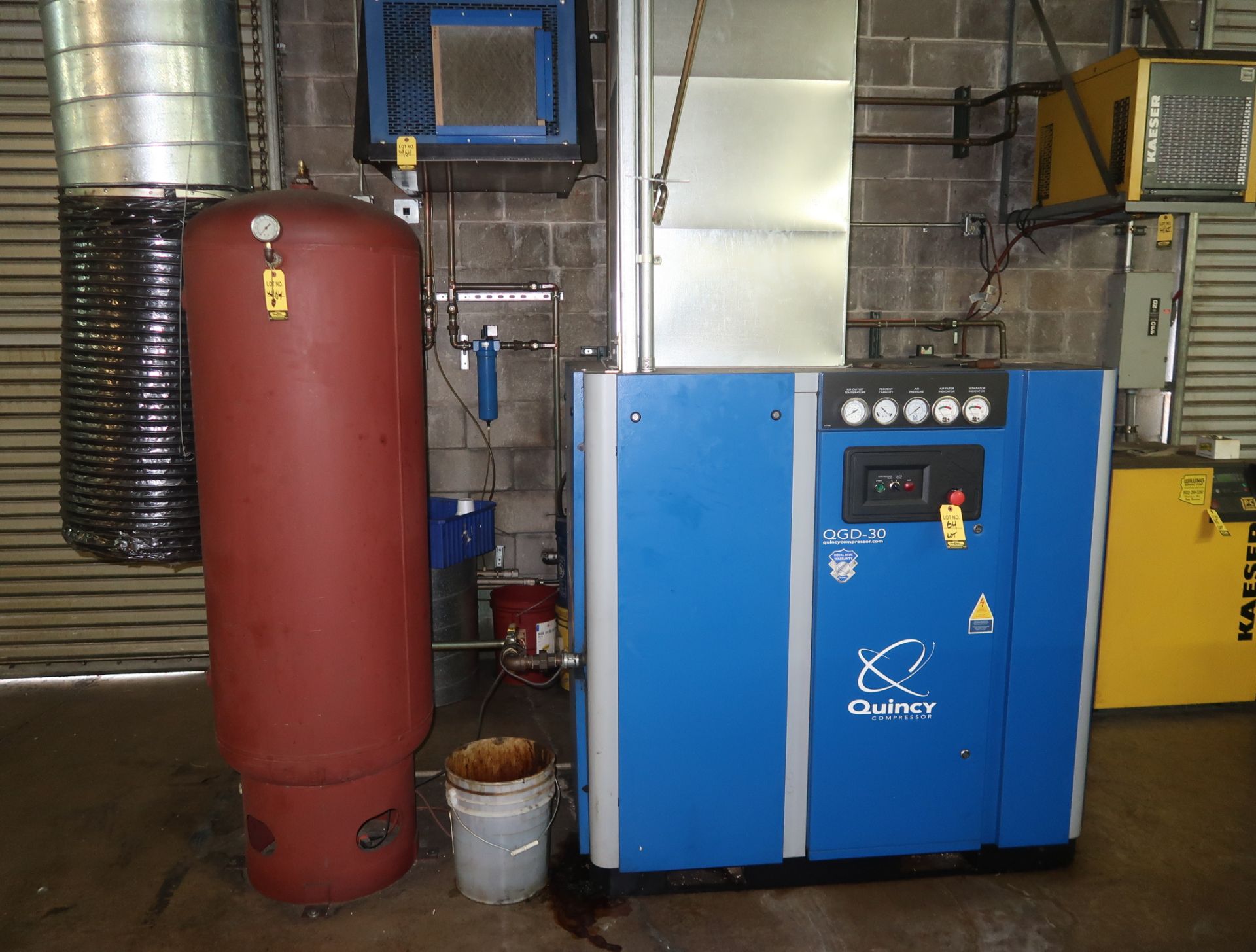 2010 QUINCY QGD-30 ROTARY SCREW AIR COMPRESSOR W/QUINCY DRYER AND HORIZONTAL AIR RECEIVER. 48,785