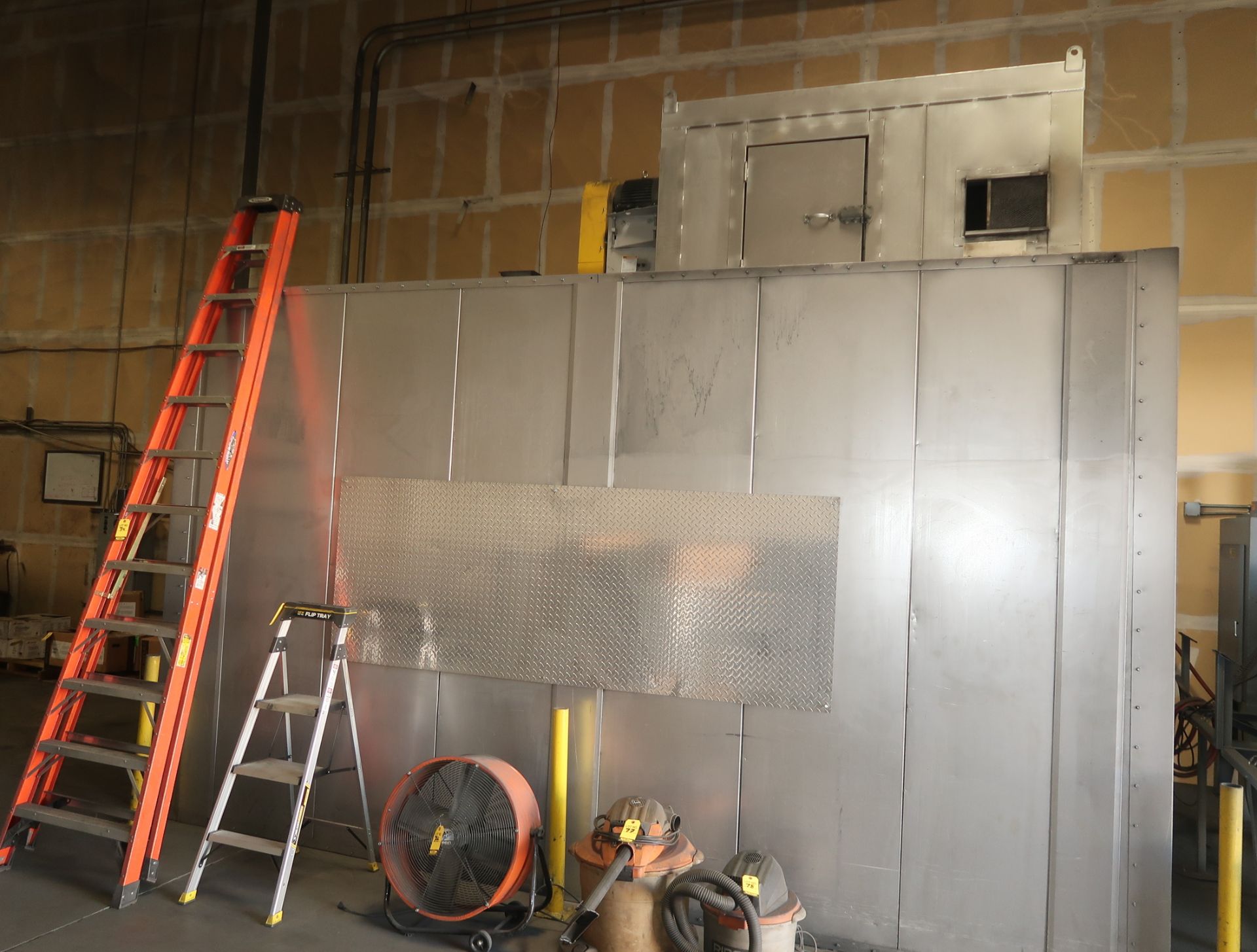 GOLBAL FINISHING SOLUTIONS 8'X8'X16' ELEC. HIGH TEMP TOP MOUNT W/ CONTROL PANEL BATCH PROCESS OVEN - Image 4 of 6