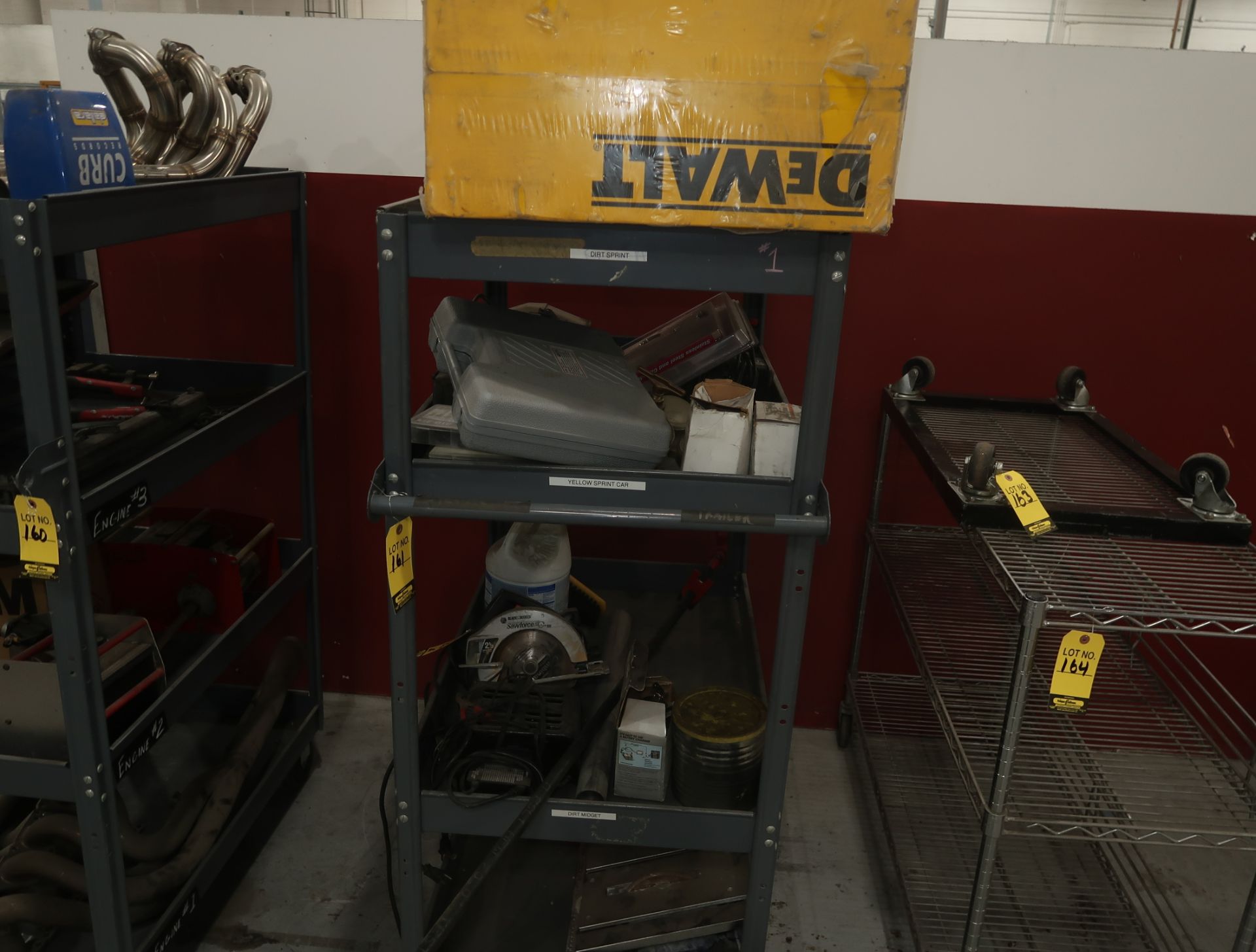 B&D SAWFORCE 2 1/3HP CIRCULAR SAW & OTHER CONTENTS FROM CART (LOT 161) NO CART - Image 2 of 2