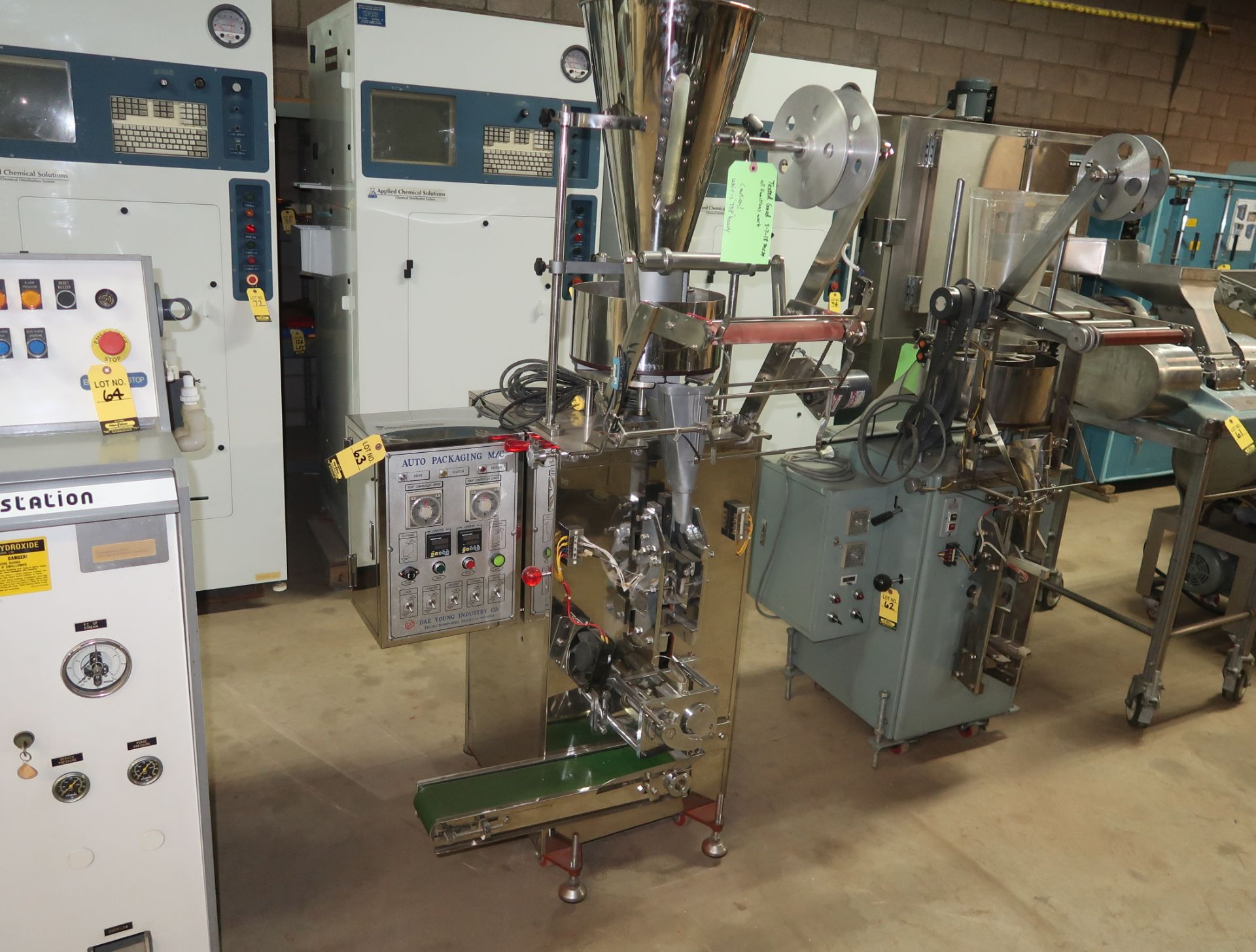 DEE YOUNG INDUSTRY CO AUTO PACKAGING M/C, COFFEE BAGGER/FILLER