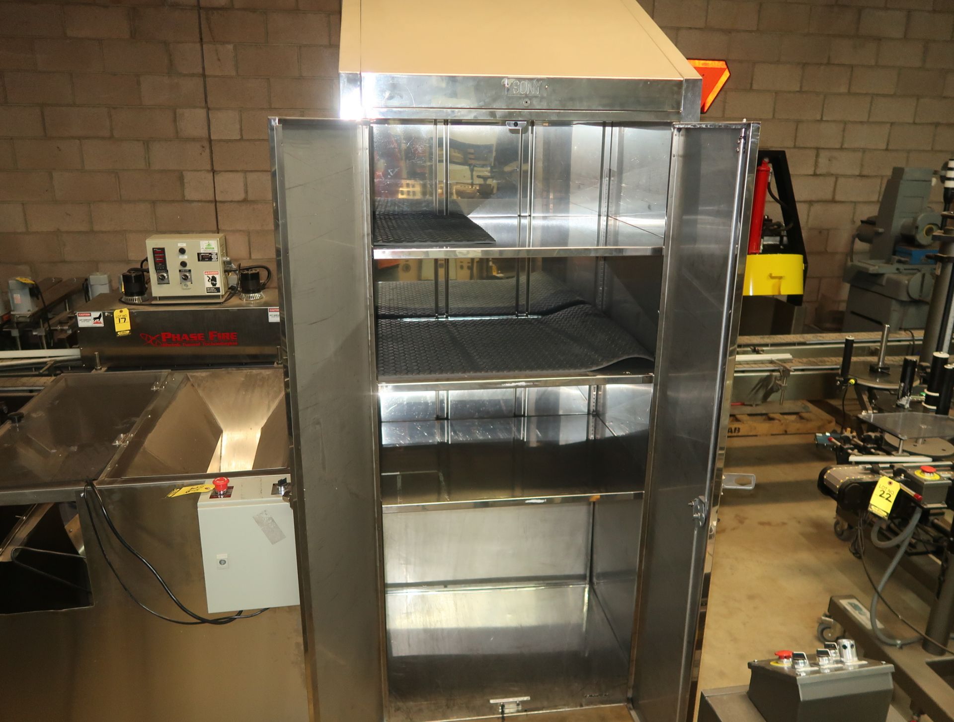 7' STAINLESS STEEL STORAGE CABINET - Image 2 of 2