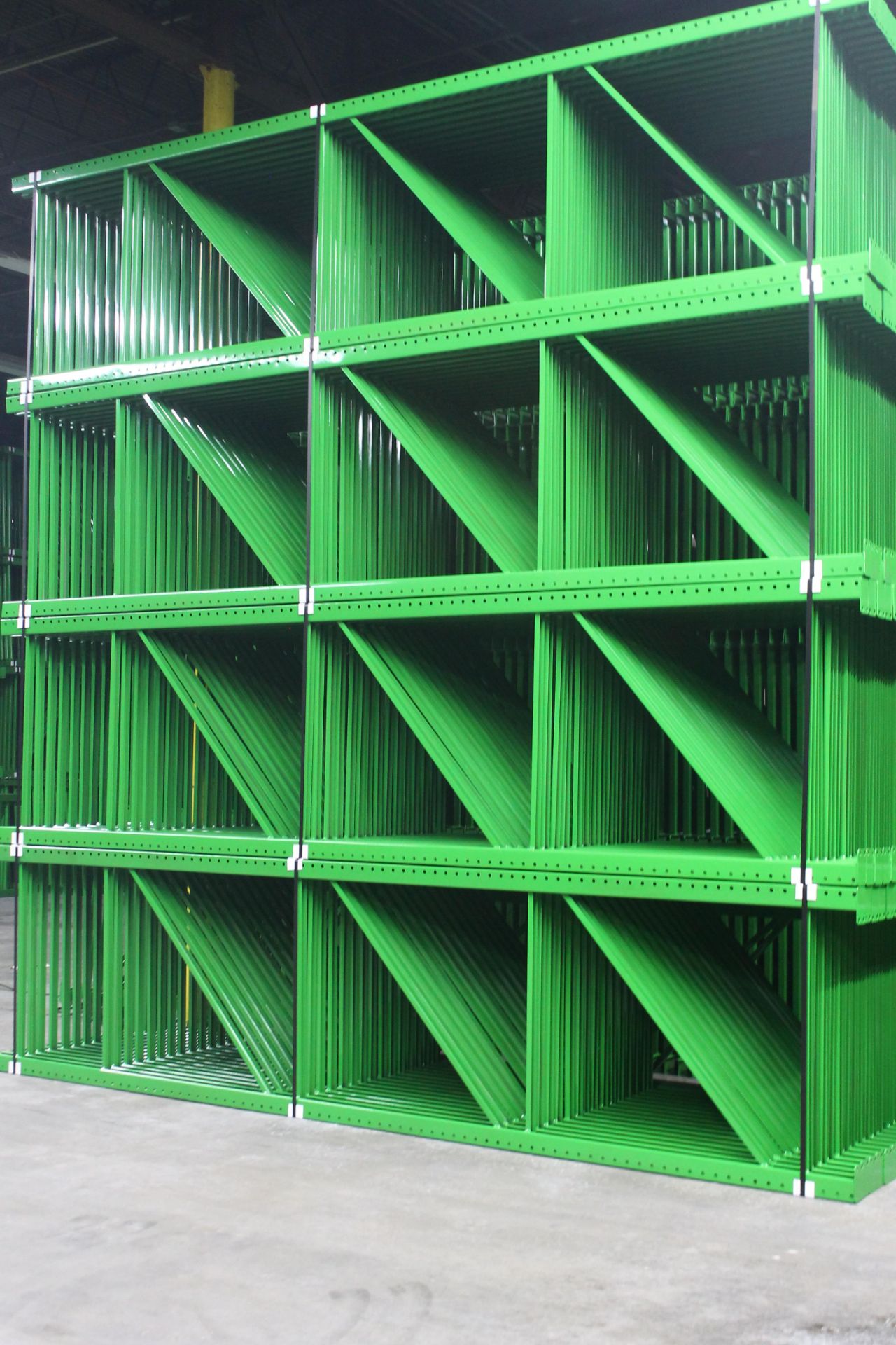 30 PCS NEW TEARDROP UPRIGHT 14'H X 42'D, 3 X 3 GREEN