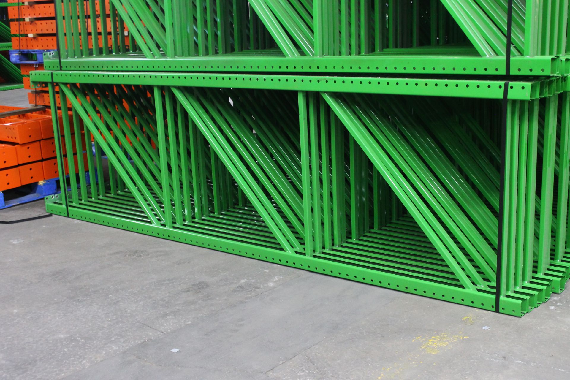 30 PCS NEW TEARDROP UPRIGHT 12'H X 42'D, 3 X 3 GREEN - Image 2 of 2