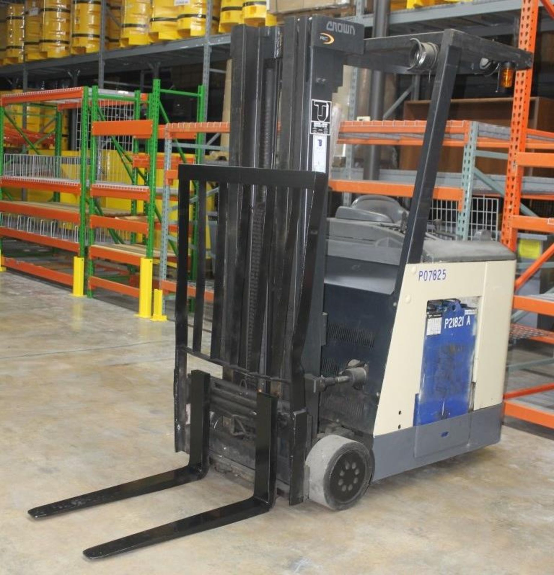 2003 CROWN 3000 LBS. CAPACITY ELECTRIC STAND UP FORKLIFT, (WATCH VIDEO) - Image 3 of 5