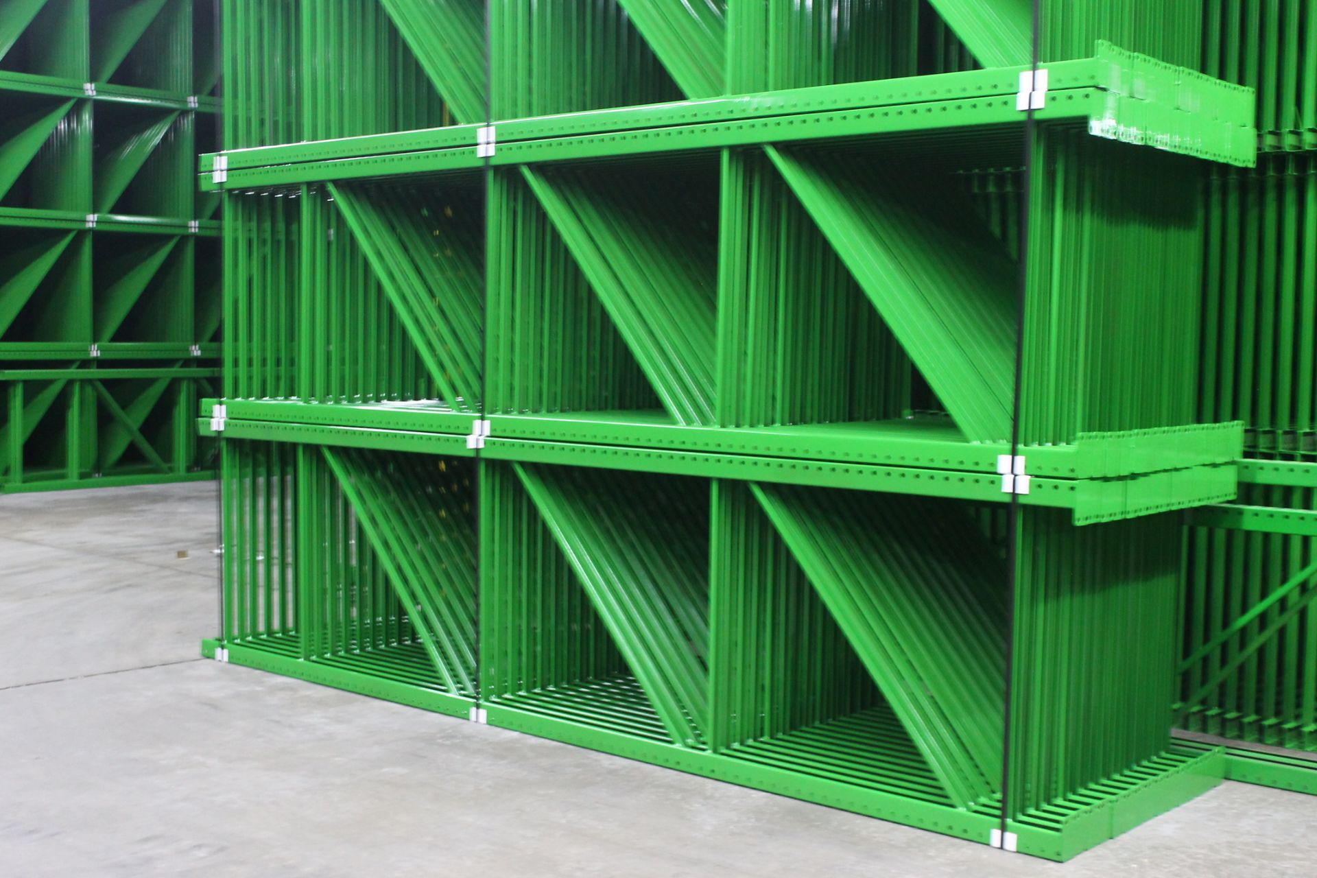 60 PCS NEW TEARDROP UPRIGHT 14'H X 42'D, 3 X 3 GREEN - Image 2 of 2