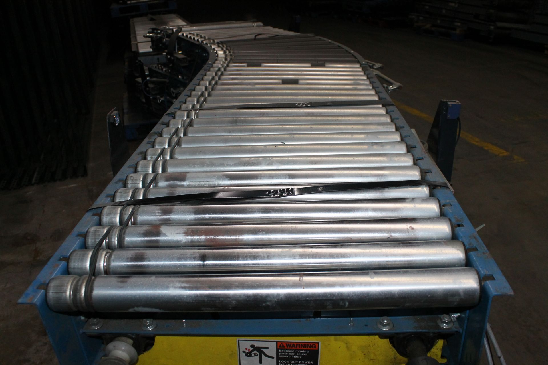 36 FT OF 24"W GRAVITY ROLLER CONVEYOR - Image 3 of 3