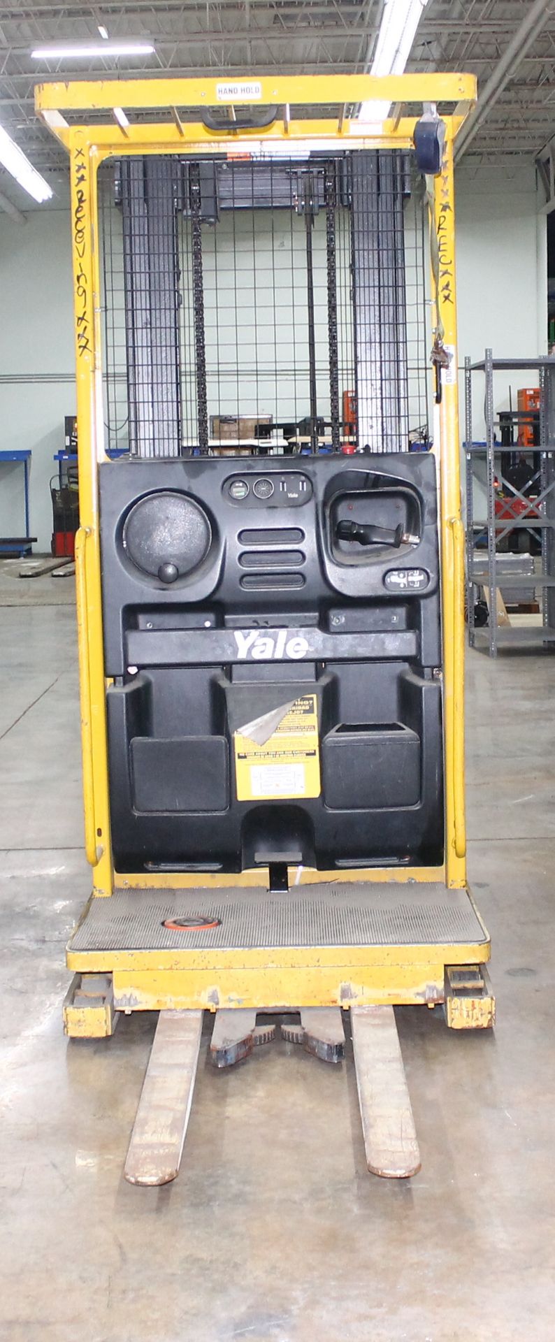 2007 YALE 3000 LBS CAPACITY ORDER PICKER - Image 3 of 4