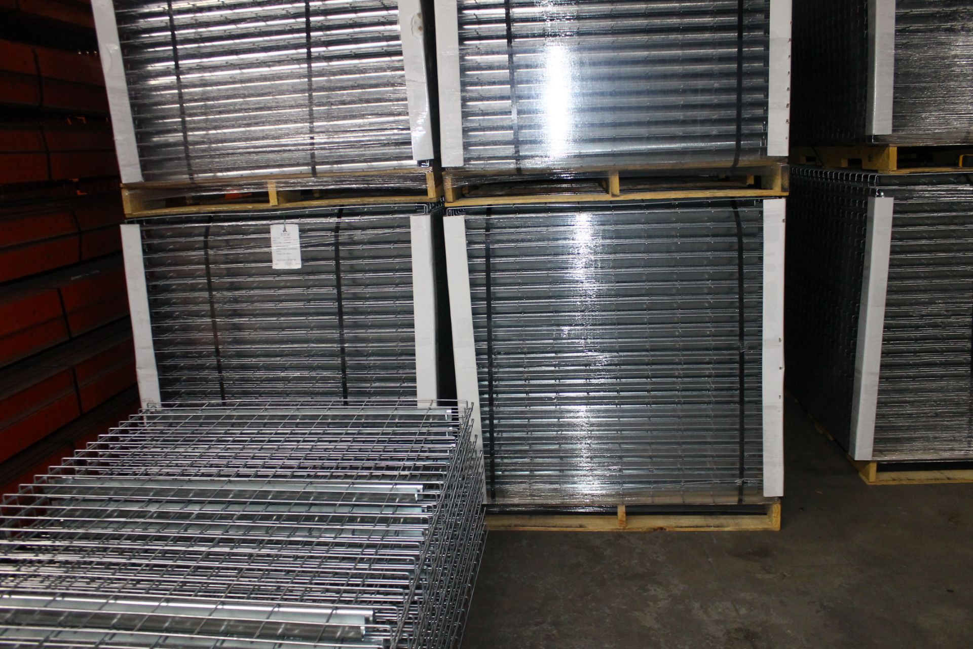 NEW 80 PCS OF STANDARD 42" X 52" WIREDECK - 3200 LBS CAPACITY