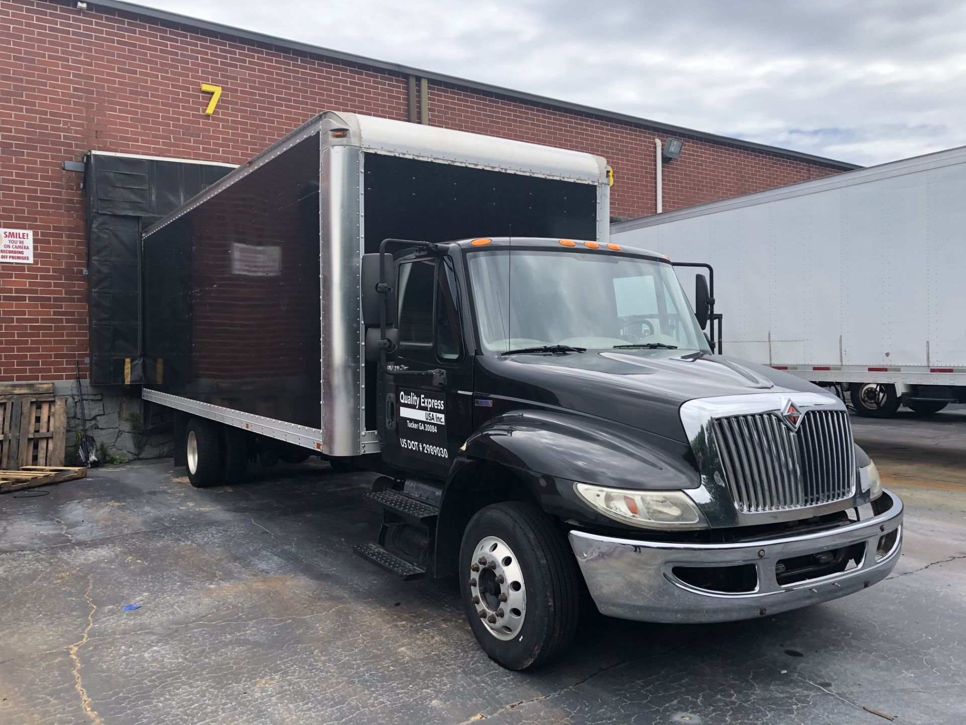 2010 NAVISTAR INTERNATIONAL 26' VAN TRUCK, ODO - 154,000 MILES (WATCH VIDEO) - Image 2 of 7