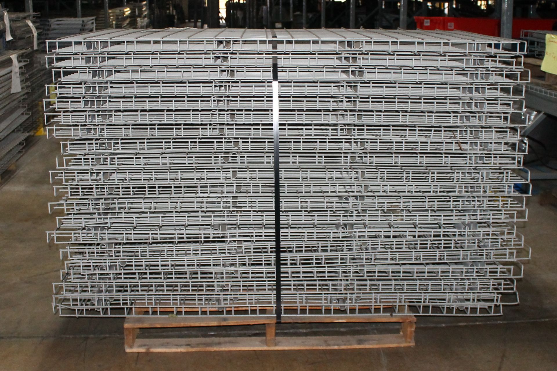 USED 40 PCS OF STANDARD 44" X 70" WIREDECK - Image 2 of 2