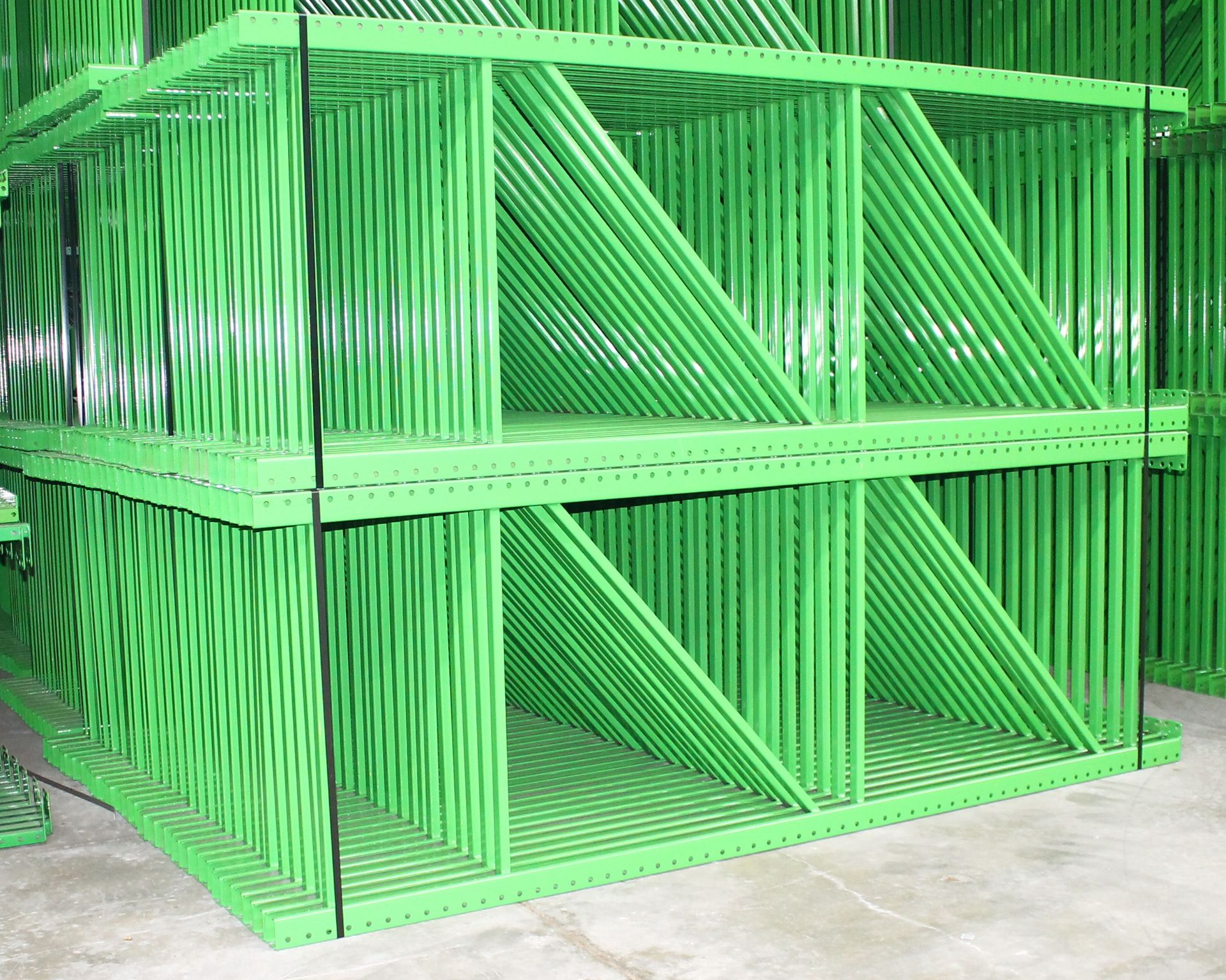 NEW 30 PCS OF TEARDROP UPRIGHT. SIZE 10'H X 42"D, 3"X 3" GREEN - Image 2 of 2