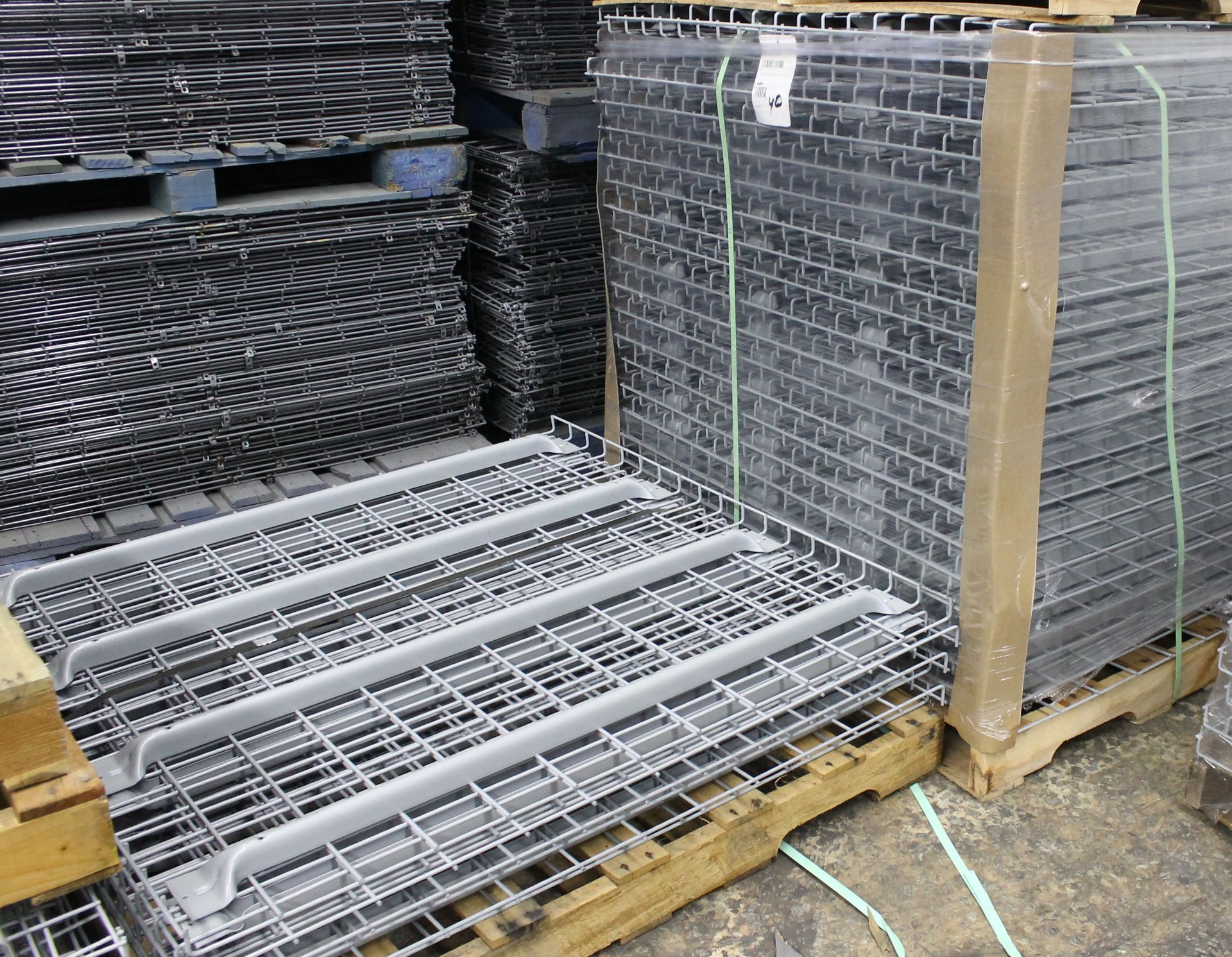 NEW 40 PCS OF FLARED 48" X 46" WIREDECK - 2500 LBS CAPACITY