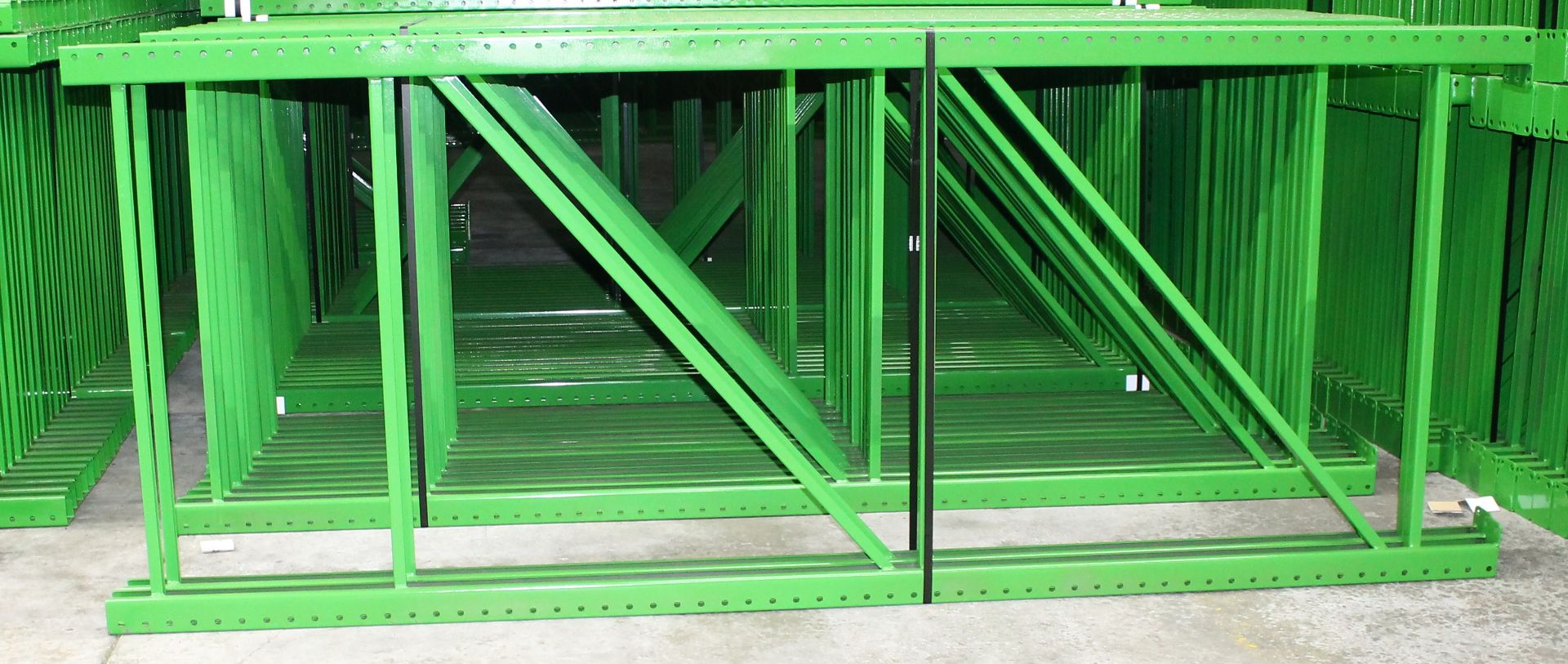 NEW 30 PCS OF TEARDROP UPRIGHT. SIZE 10'H X 48"D, 3"X 3" GREEN - Image 2 of 2