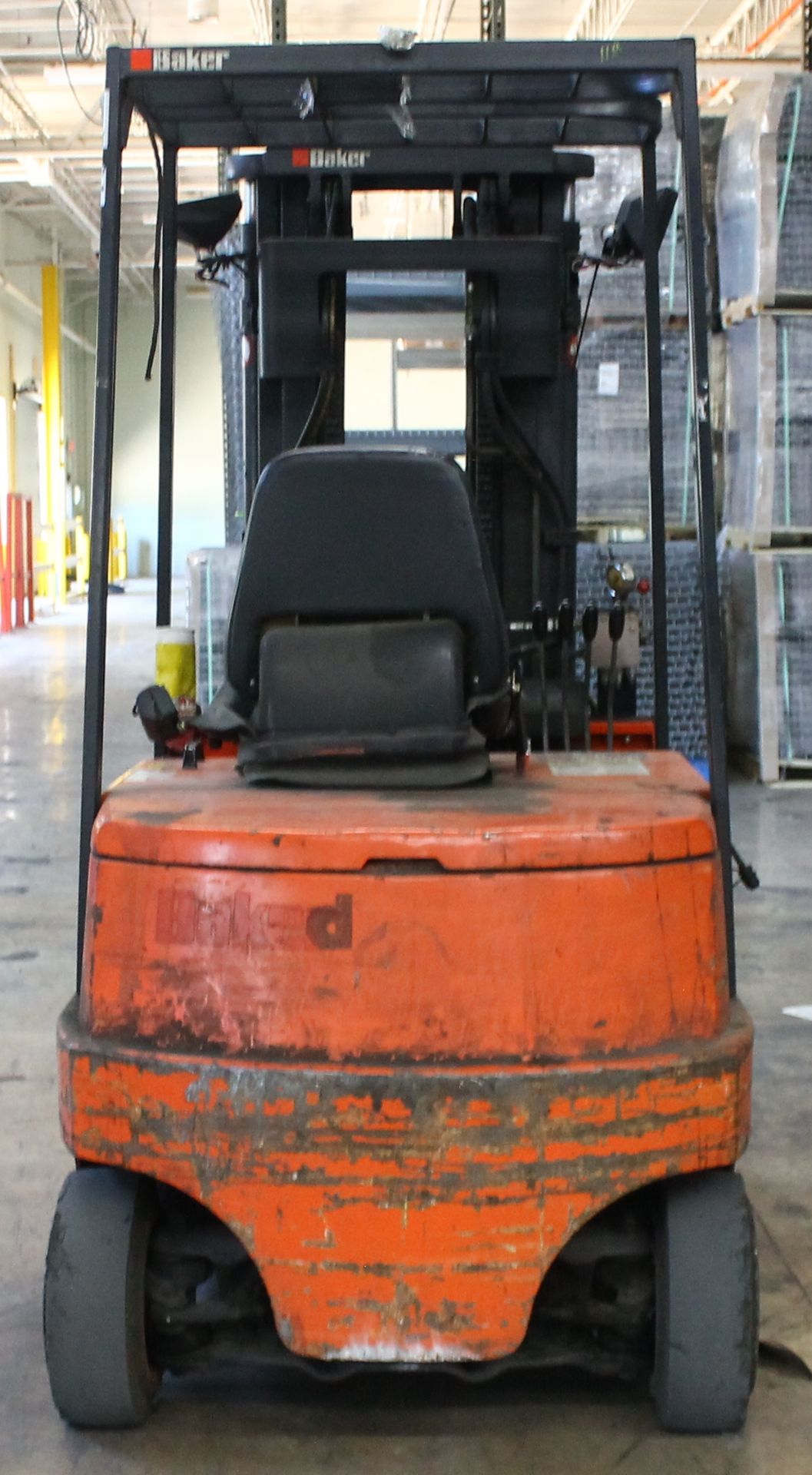 BAKER 4000 LBS CAPACITY ELECTRIC FORKLIFT - Image 4 of 5