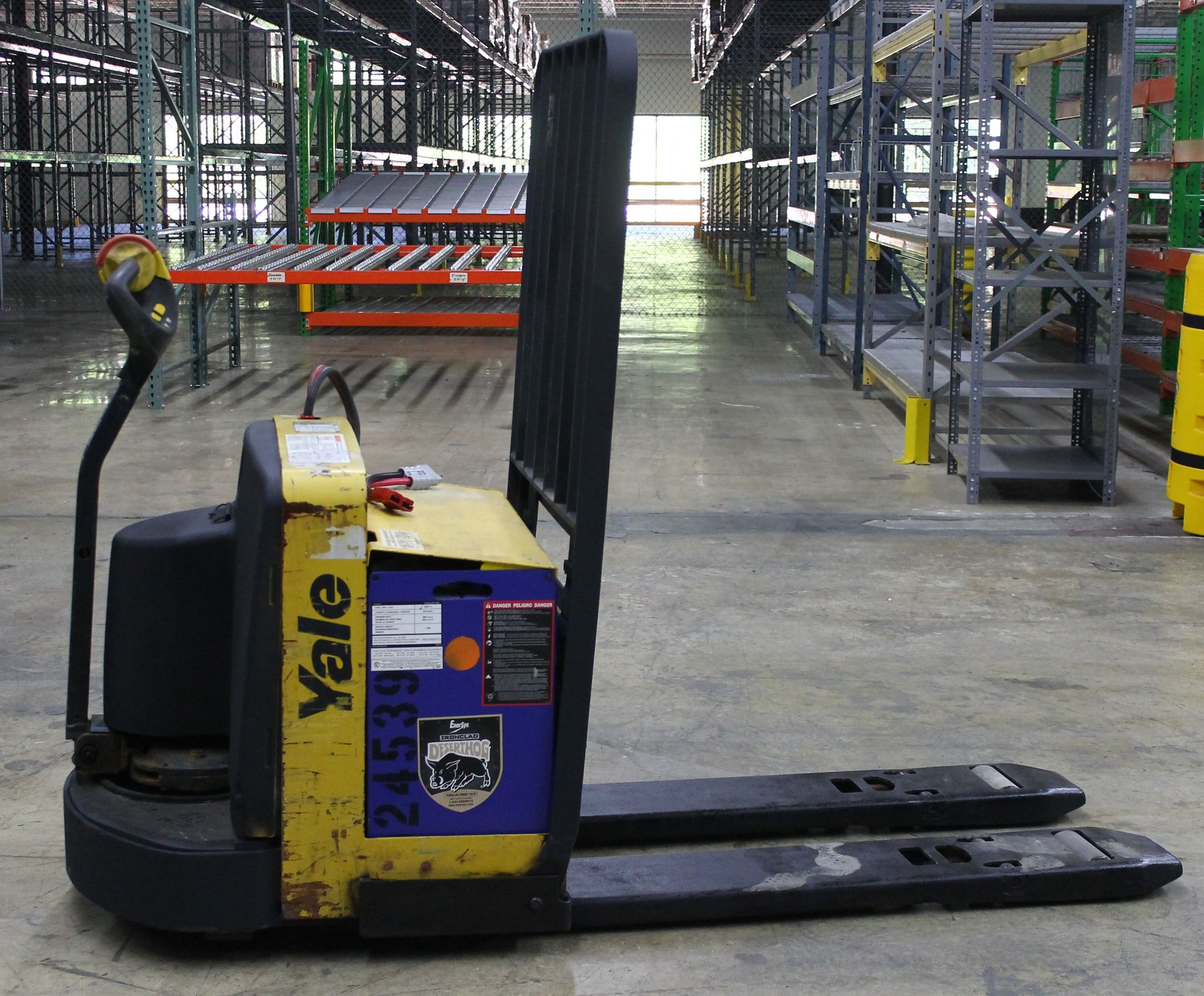 YALE ELECTRIC PALLET JACK MODEL MPW060LEN24T2748 MAXIMUM CAPACITY