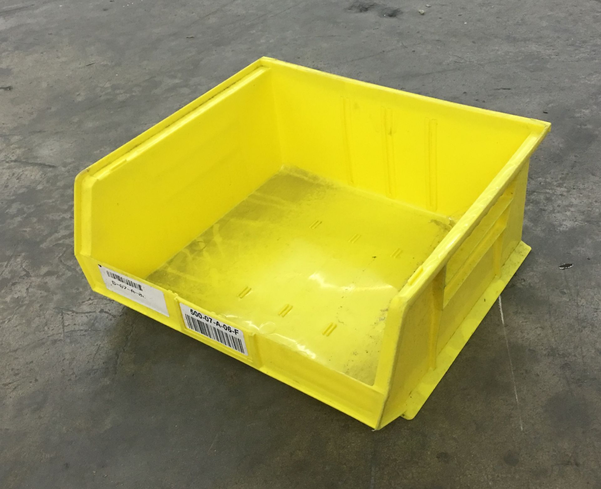 AKRO-MILS 30250 PLASTIC STORAGE STACKING / HANGING AKRO BINS - Image 2 of 2