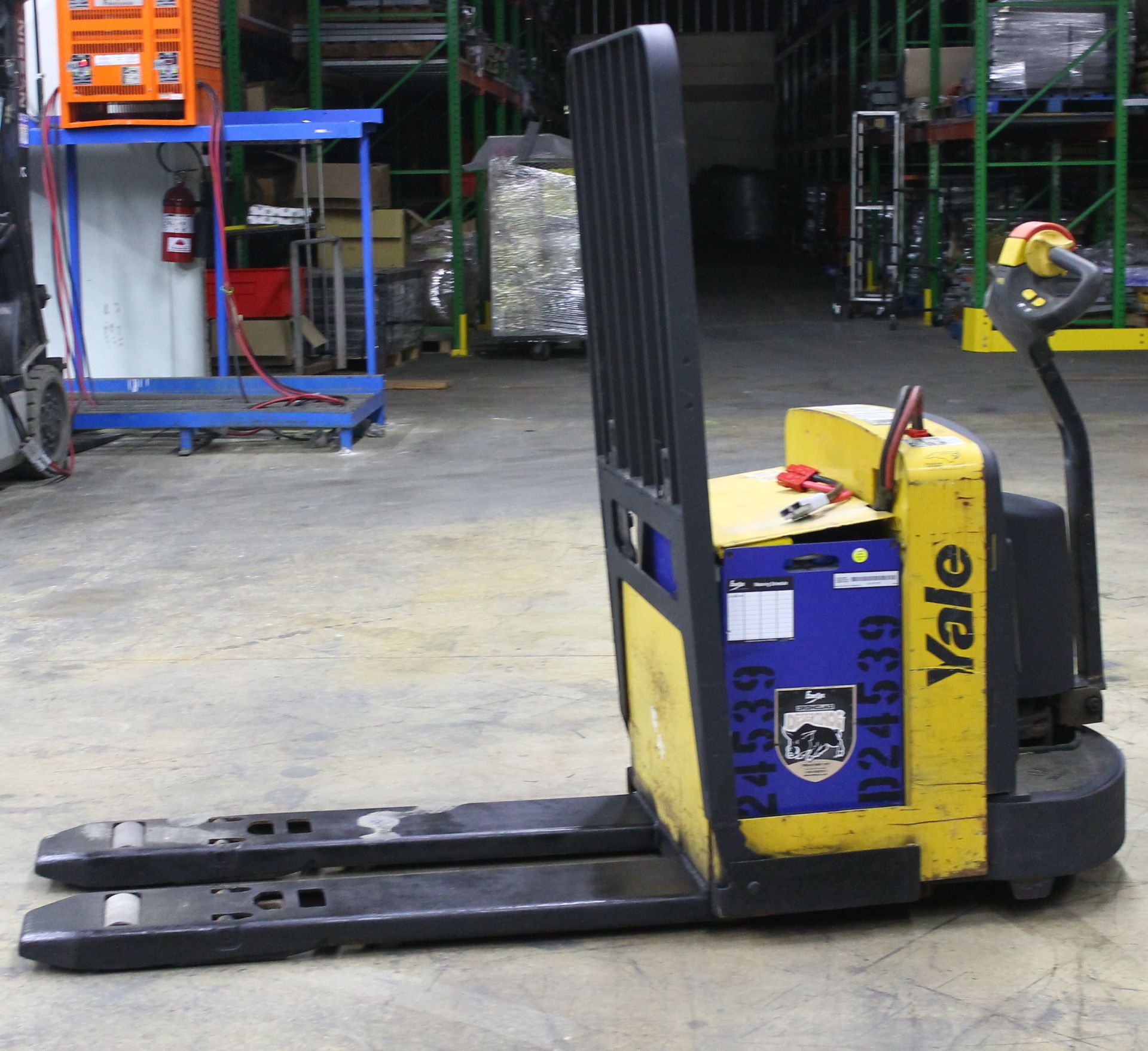 YALE ELECTRIC PALLET JACK - Image 2 of 4