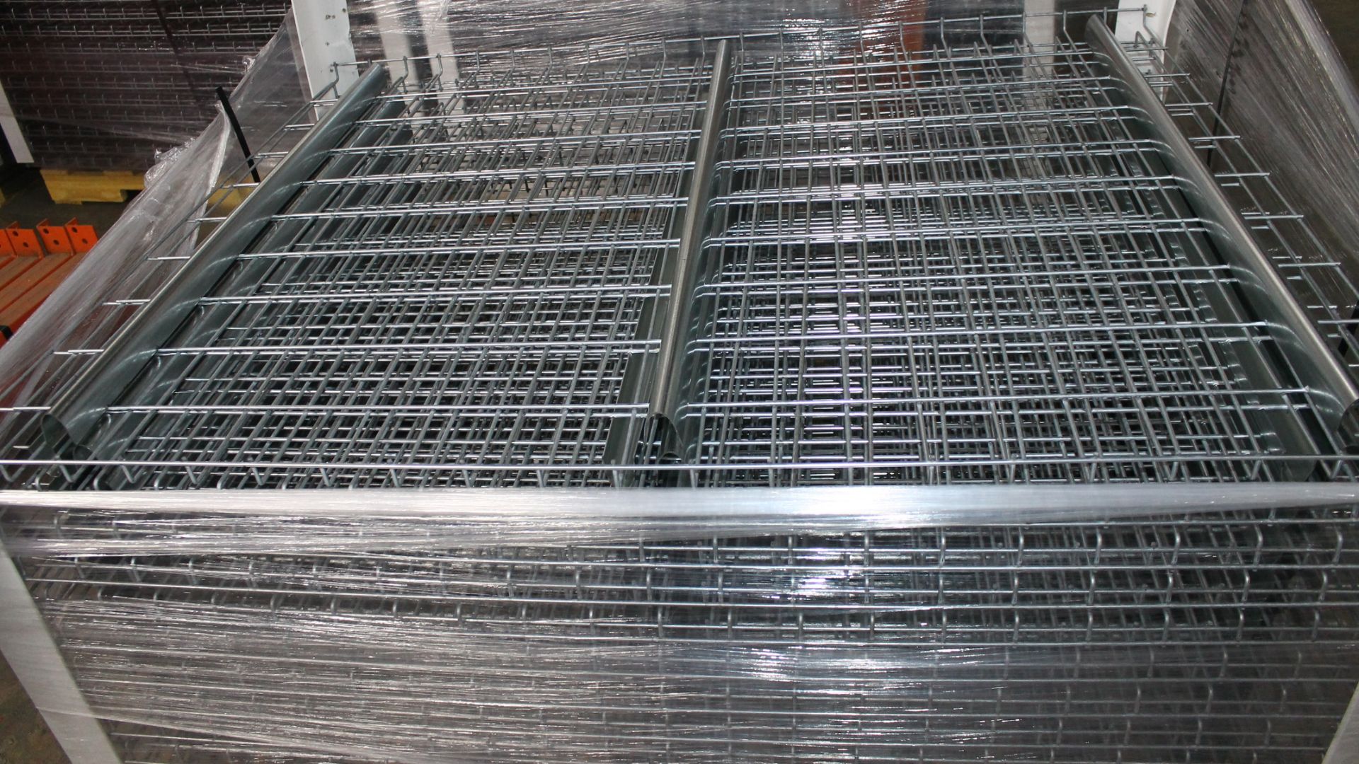 NEW 80 PCS OF STANDARD 42" X 53" WIREDECK - 2050 LBS CAPACITY - Image 2 of 3