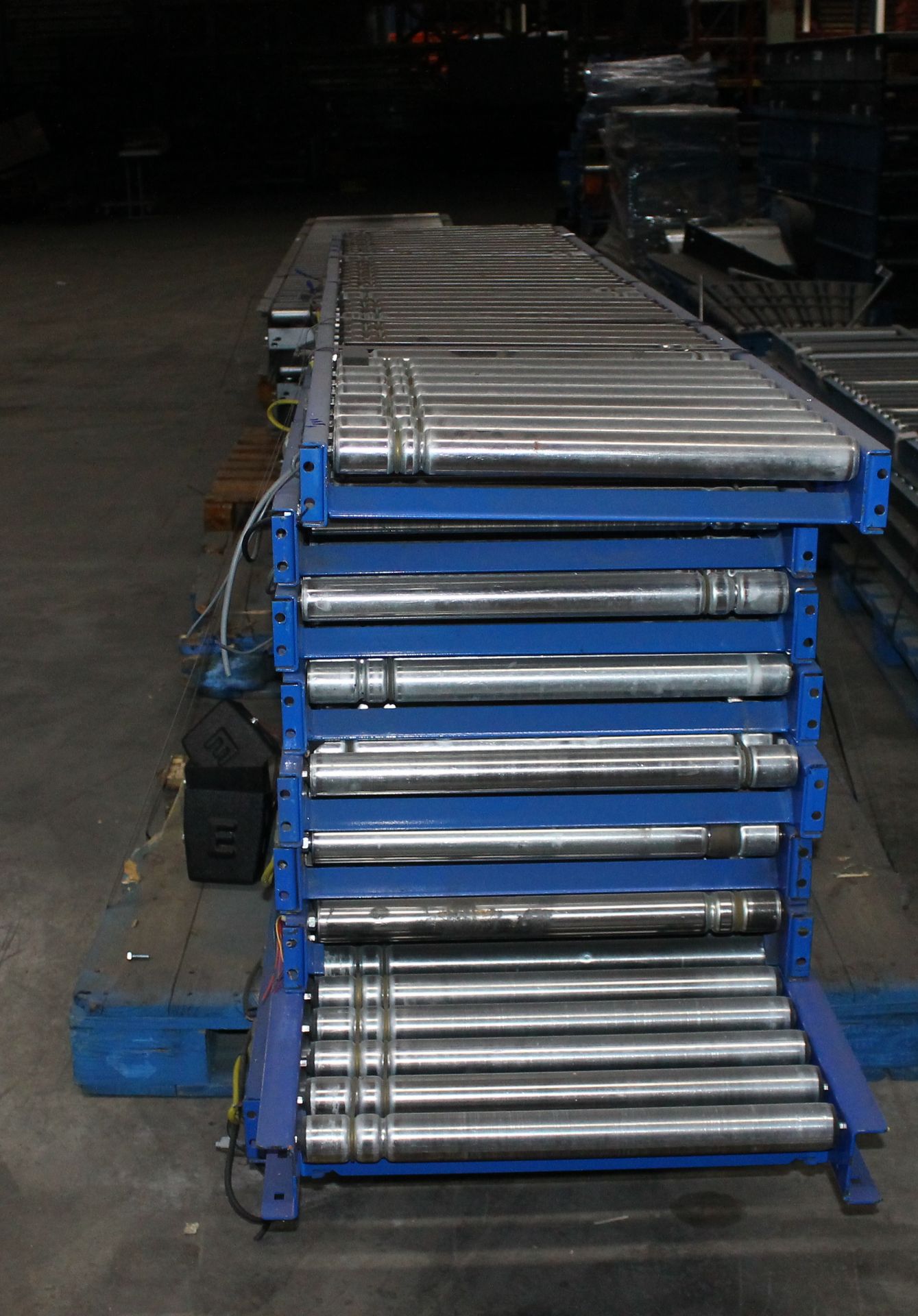 90 FT OF 24"W ROLLER CONVEYOR - Image 3 of 3