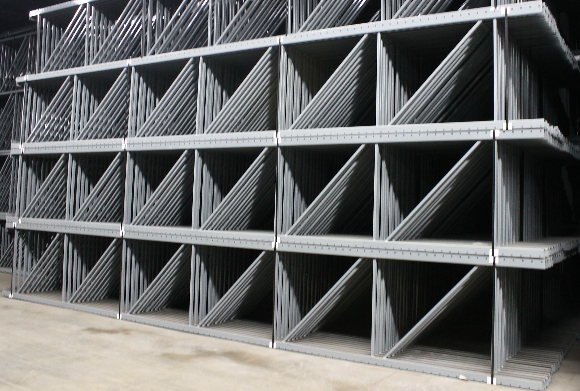 20 BAYS OF 24'H X 42"D X 144"L NEW KEYSTONE STYLE PALLET RACKS - Image 3 of 3