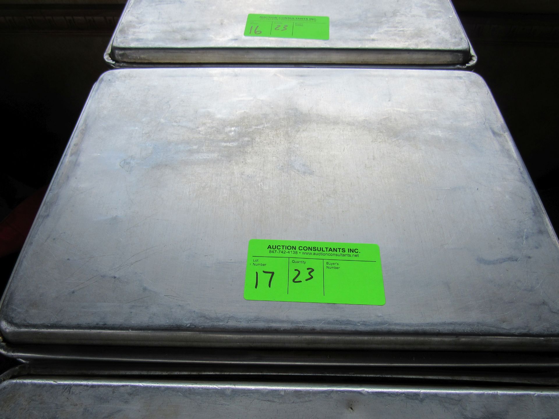 23 Half Sheet Pans