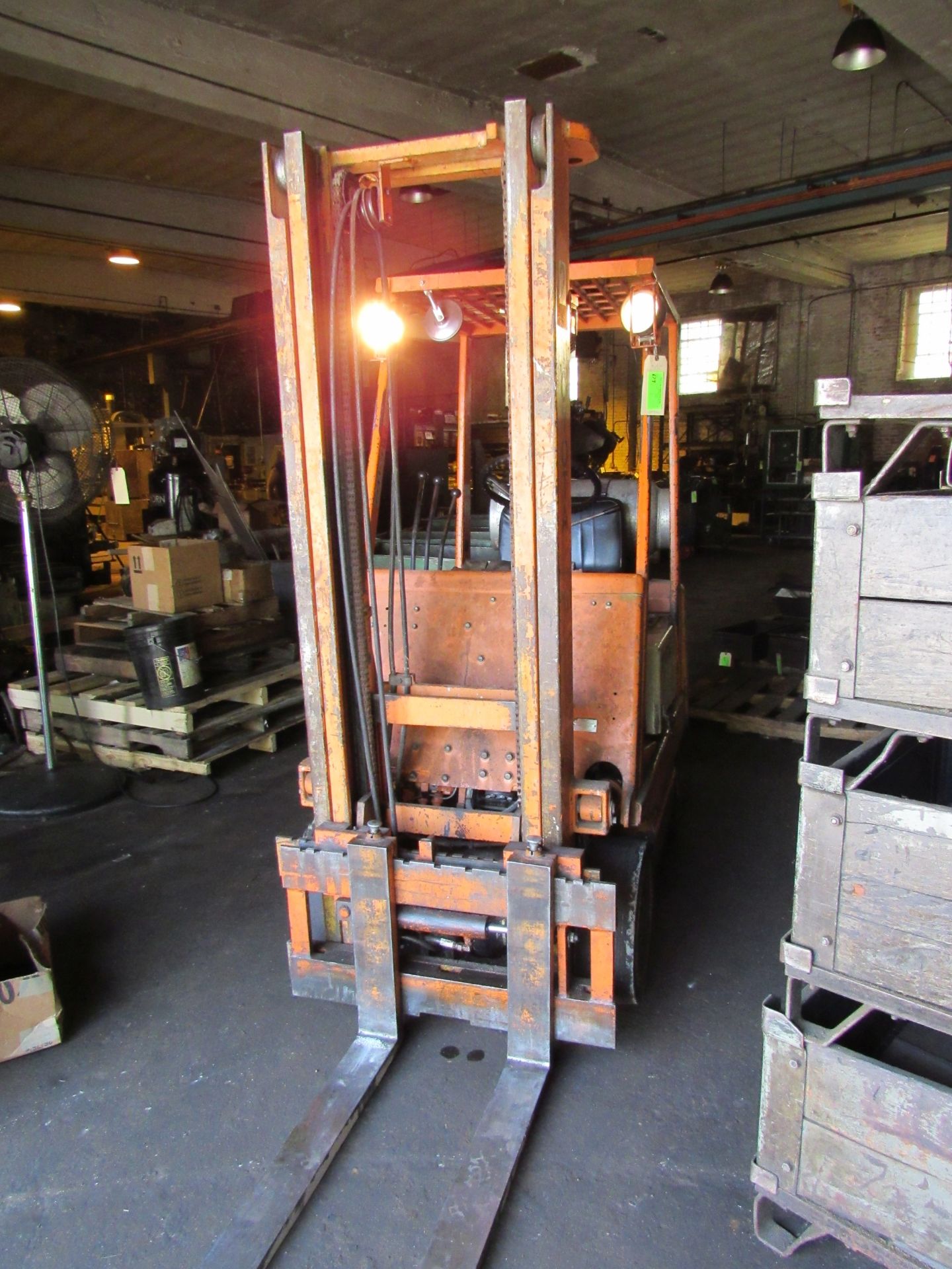 Toyota LP side shifter forklift, 659 operating hours, model 42-3FGC15, serial #16879 - Image 4 of 7