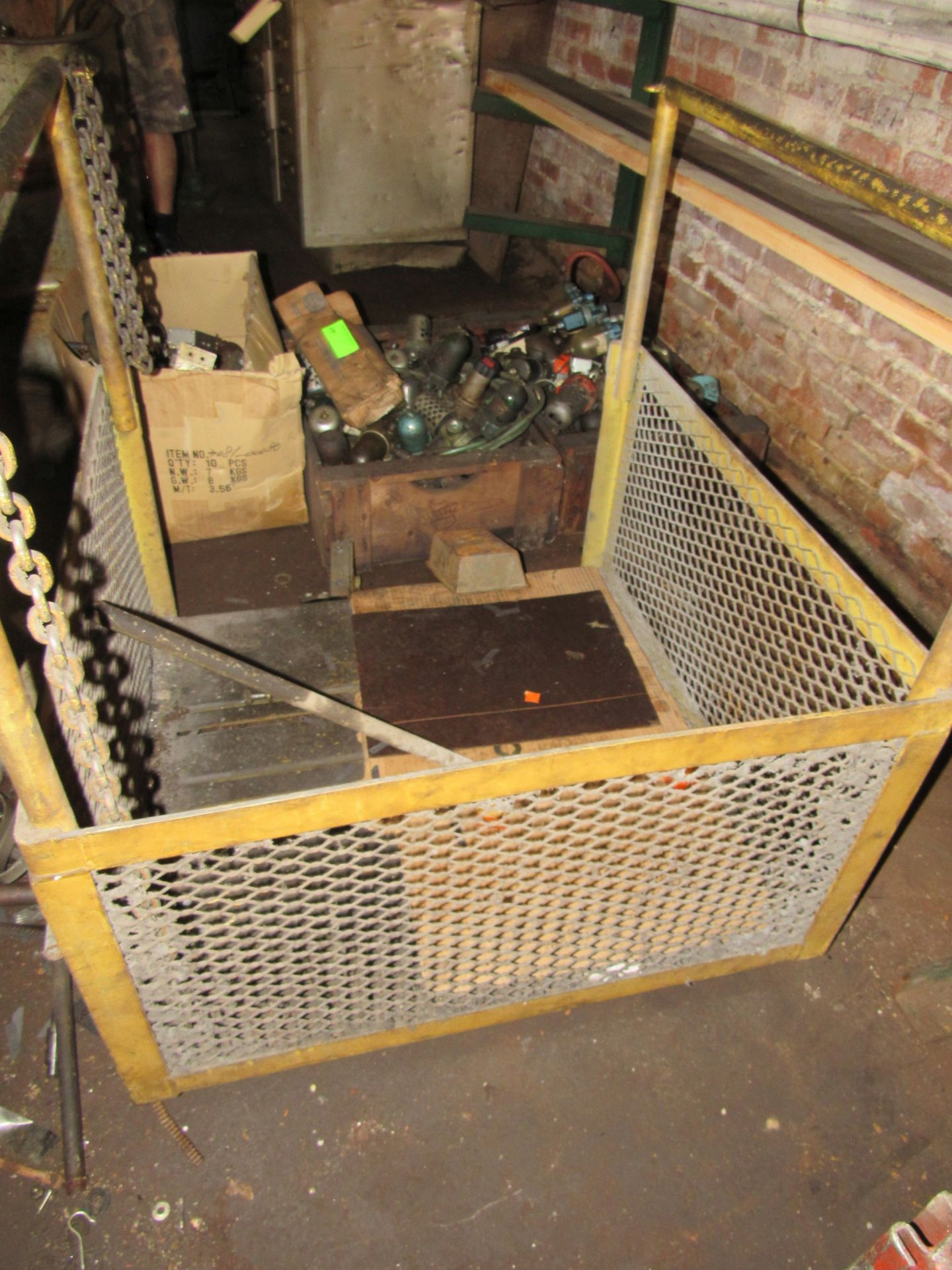 Forklift basket