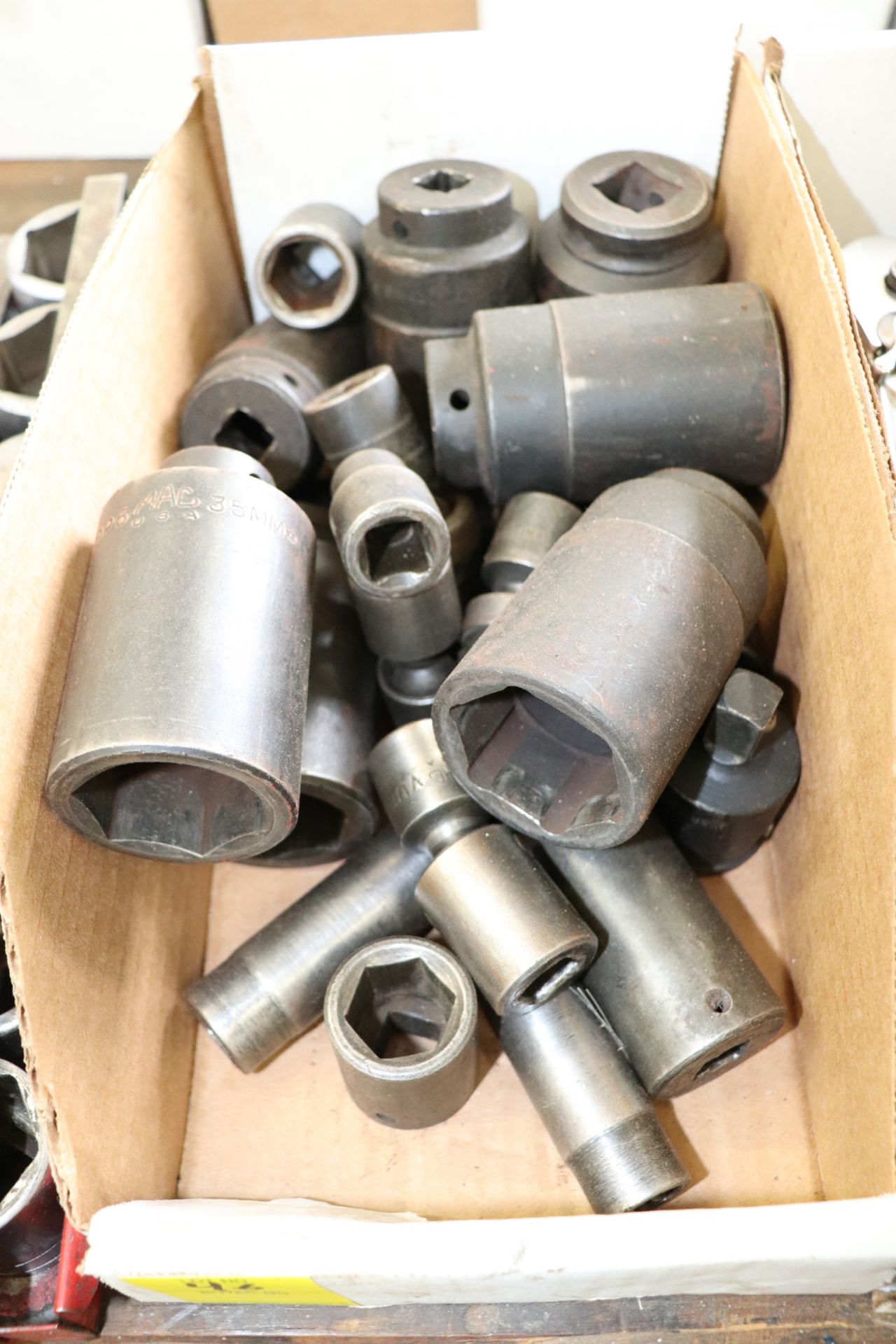 Set of Mack sockets