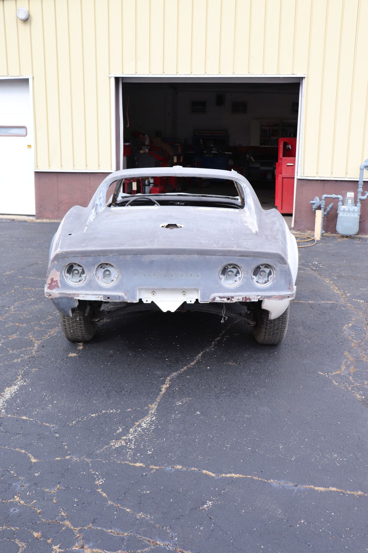 1969 Corvette T-top, no interior, no engine - Image 5 of 9