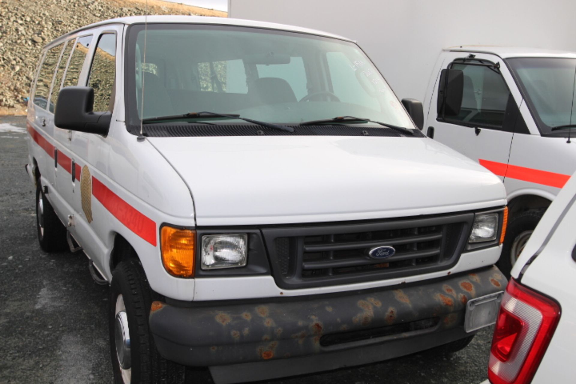 2003 Ford E3500 Super Duty Van - Image 2 of 6