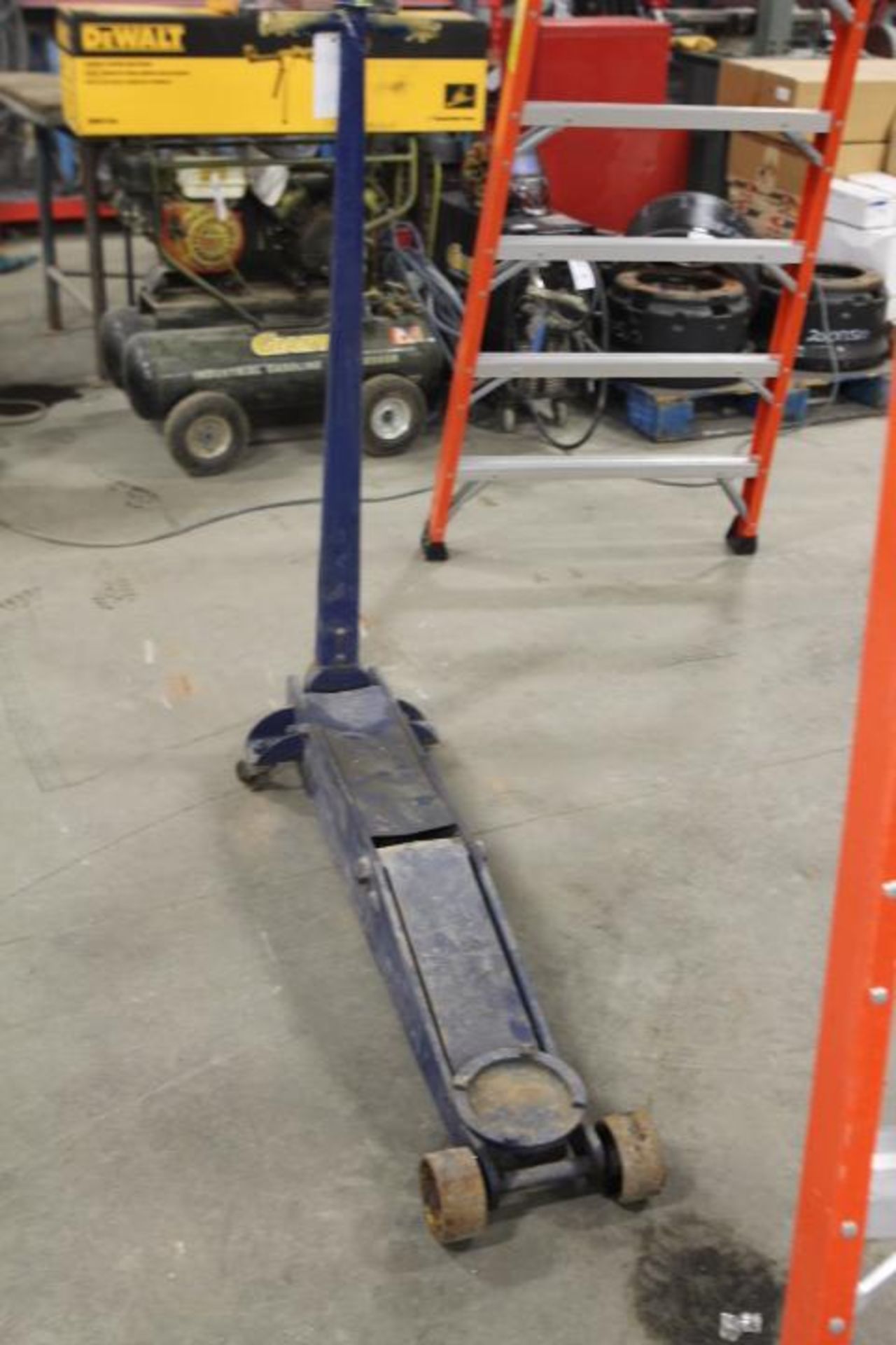 Large Rolling Floor Jack - Image 2 of 2