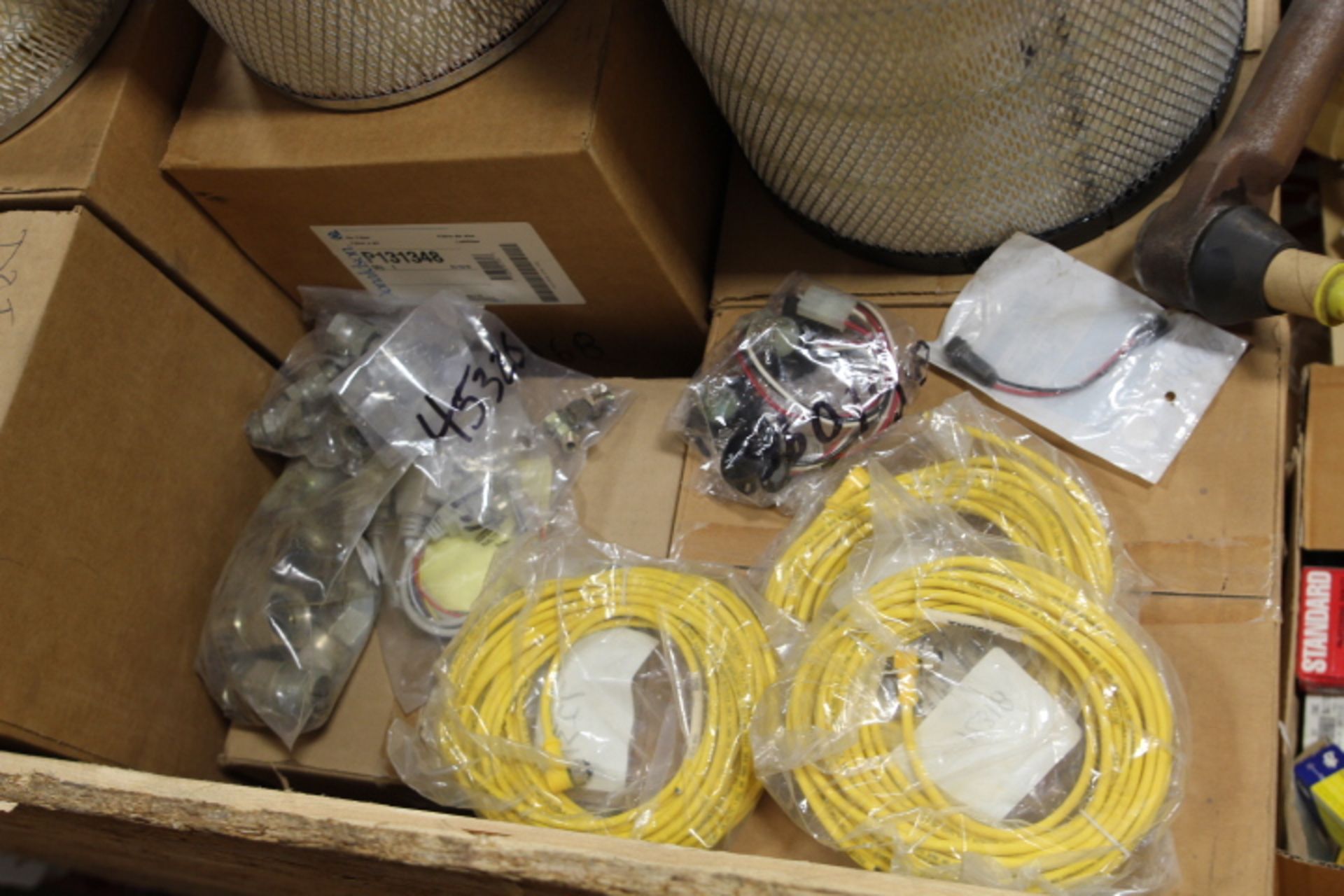 *CRATE LOT OF AIR FILTERS & ELECTRICAL COMPONENTS - Image 4 of 4