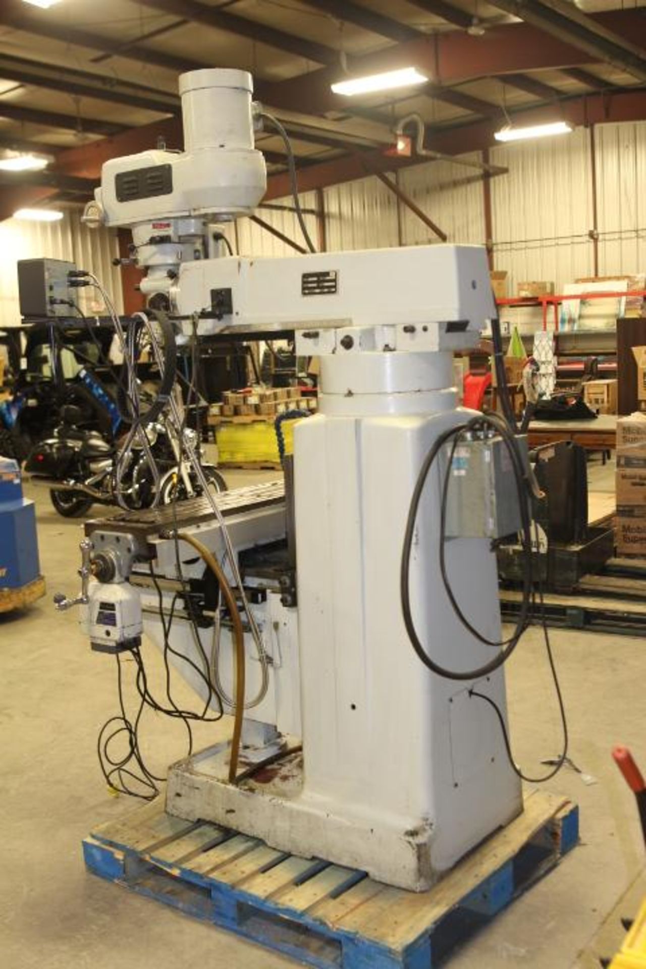 KBC MILLING MACHINE MOD# TUM-40VS, 5HP, 575V, 3PH - Image 4 of 9