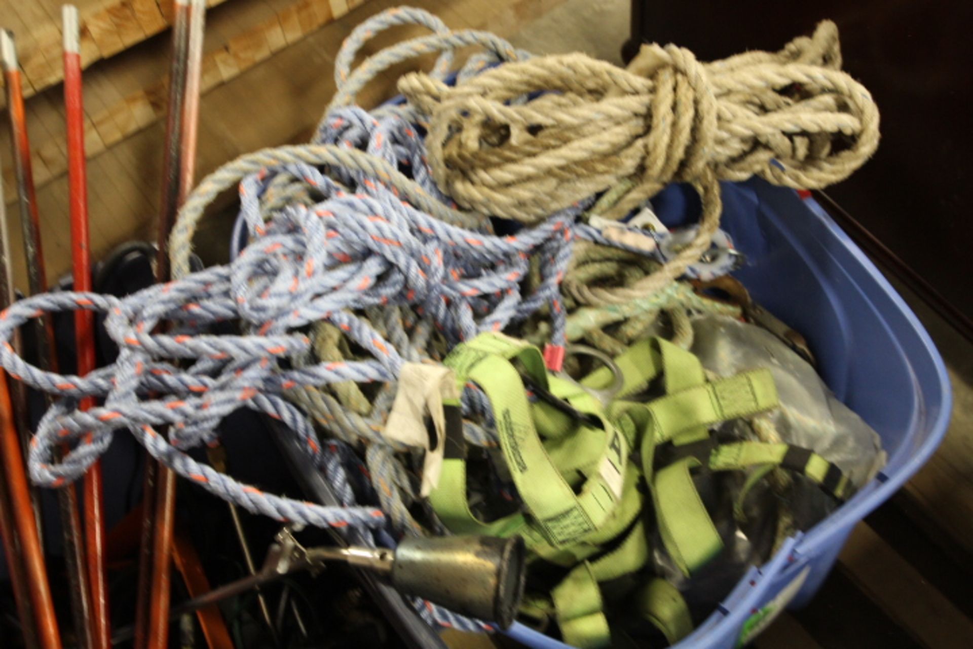 PALLET LOT OF ROOFING TORCHES & SAFETY ROPES - Image 3 of 3