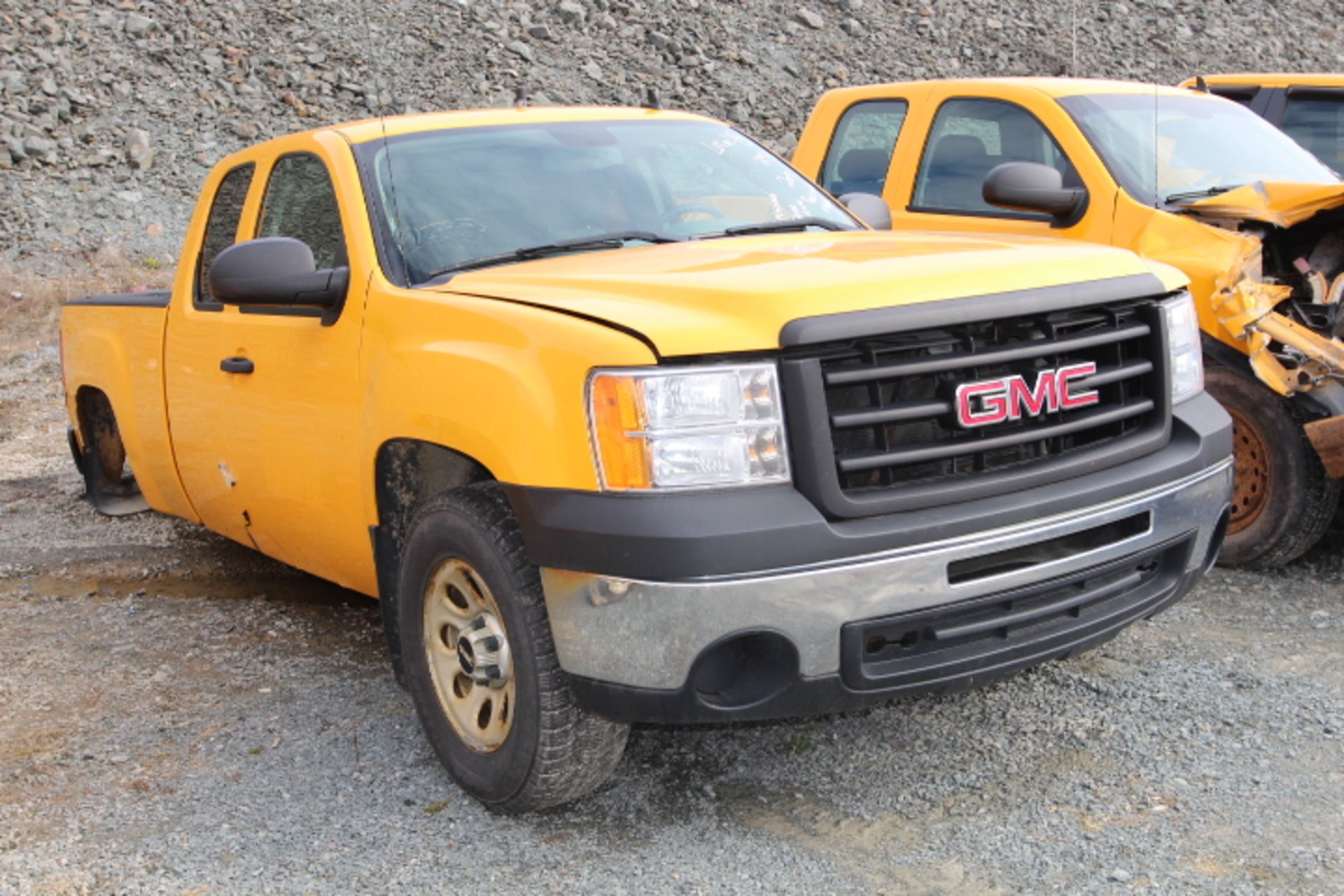 *2009 GMC SIERRA* - Image 2 of 5