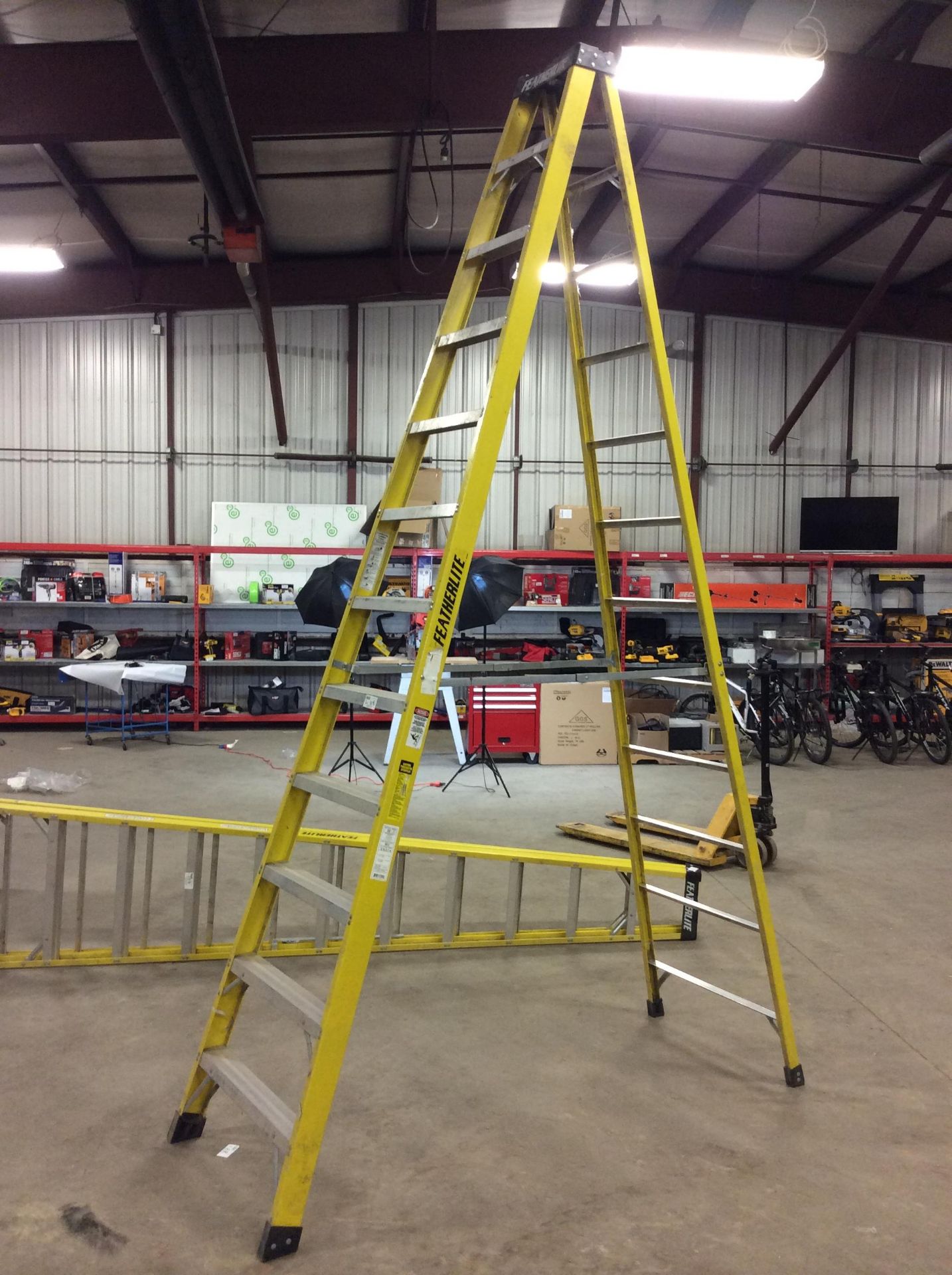 12' Fibreglass Step Ladder