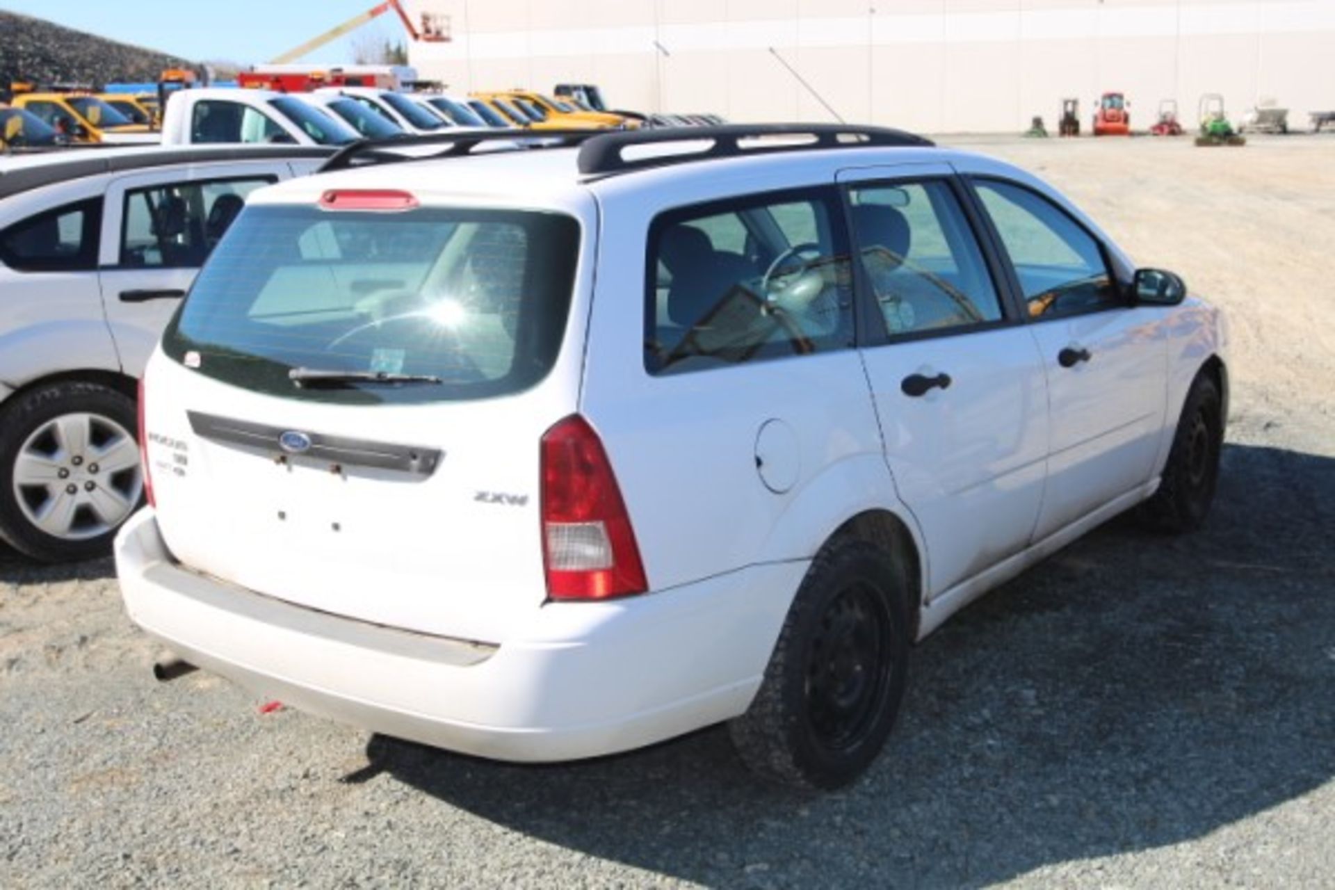 2005 FORD FOCUS WAGON - Image 3 of 5