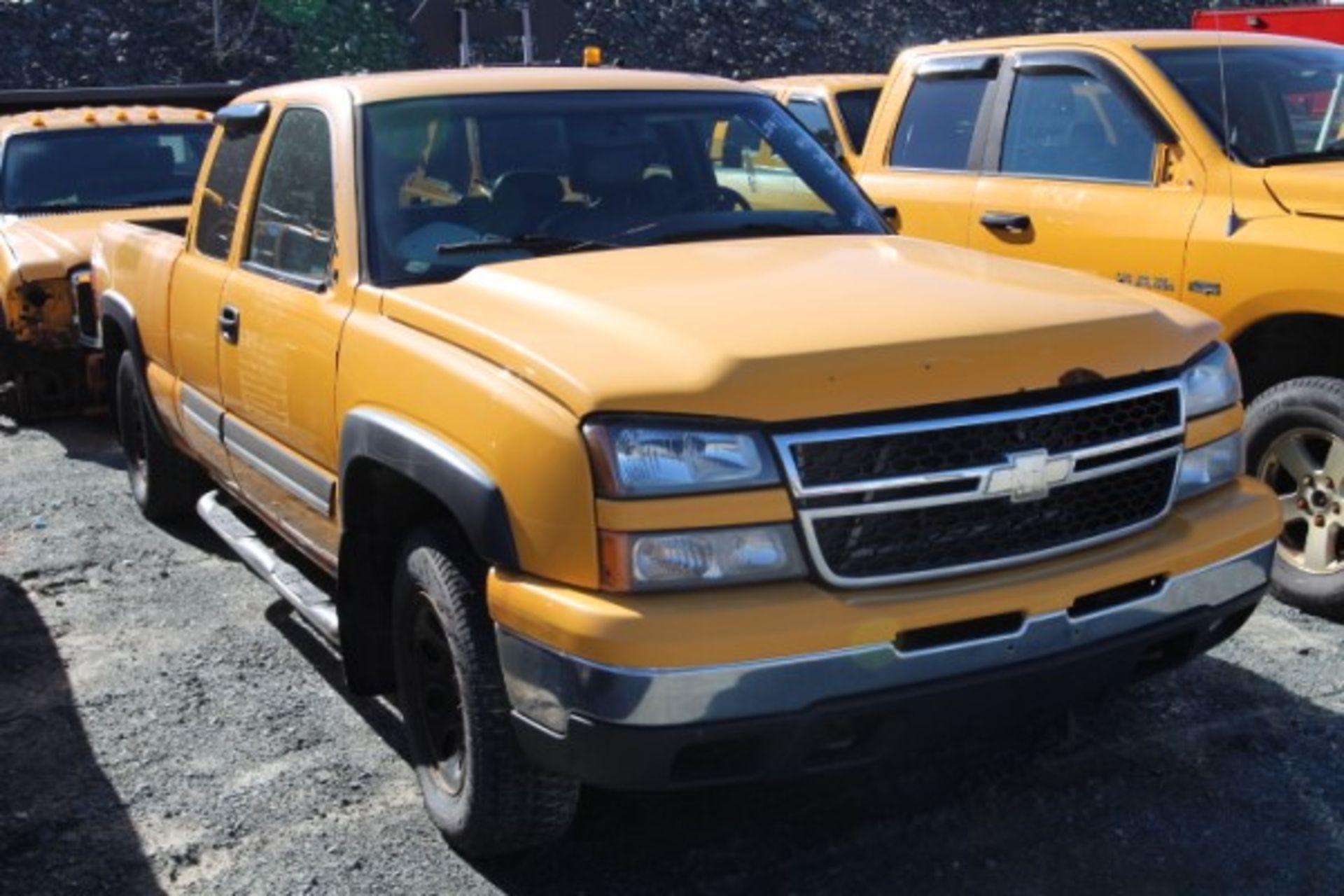 *2006 CHEV SILVERADO* - Image 2 of 5