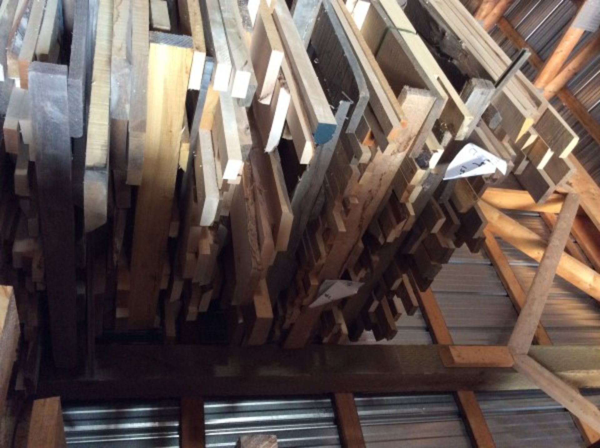 1 LIFT OF MIXED MAPLE & PINE BOARDS 8' L X 1-1.5" T X 2-6" W APROX 250 PCS - E - Image 2 of 2