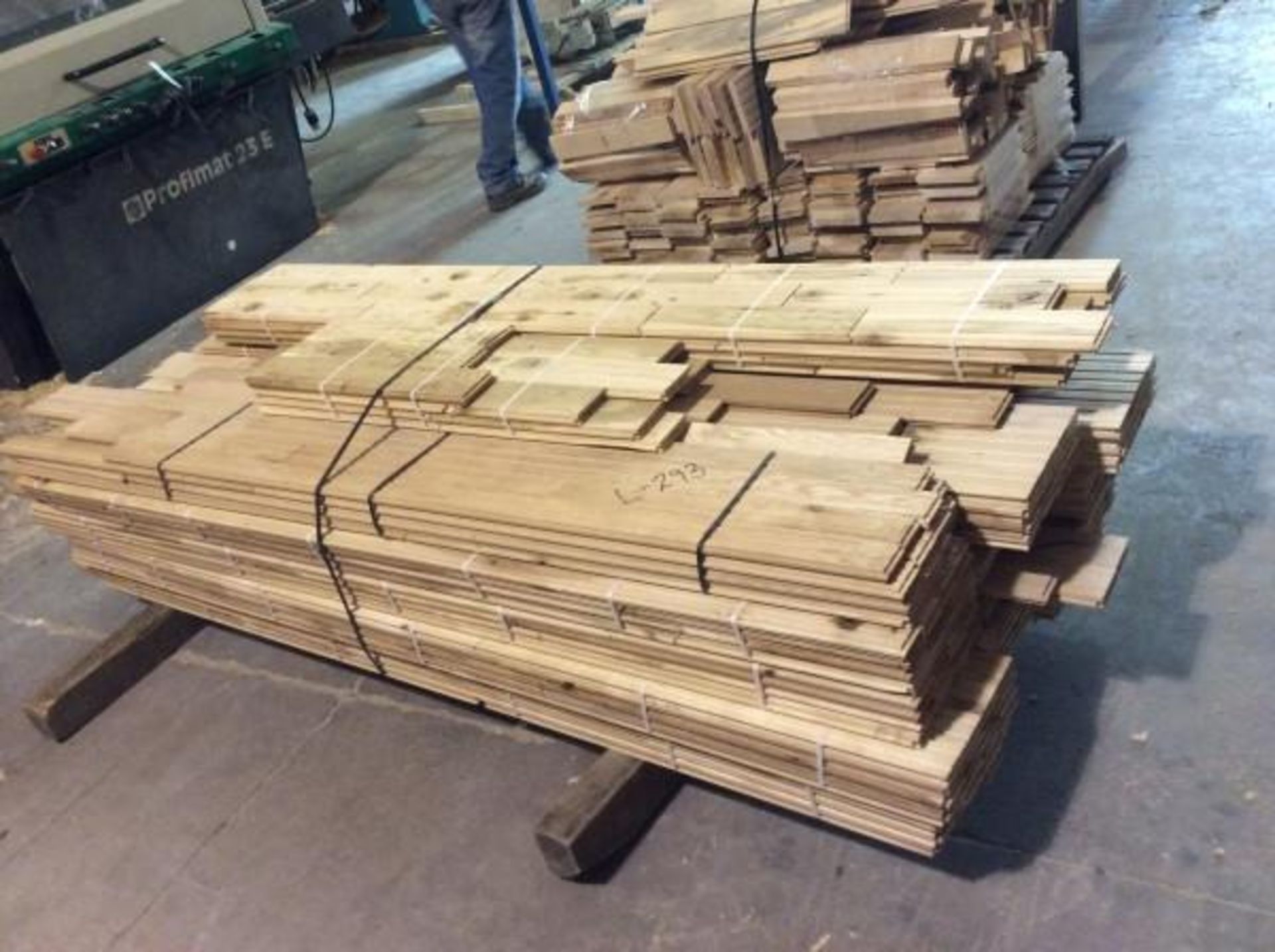 SKID LOT OF TAMARACK HARD WOOD FLOORING UNFINISHED APROX 300 SQ FT