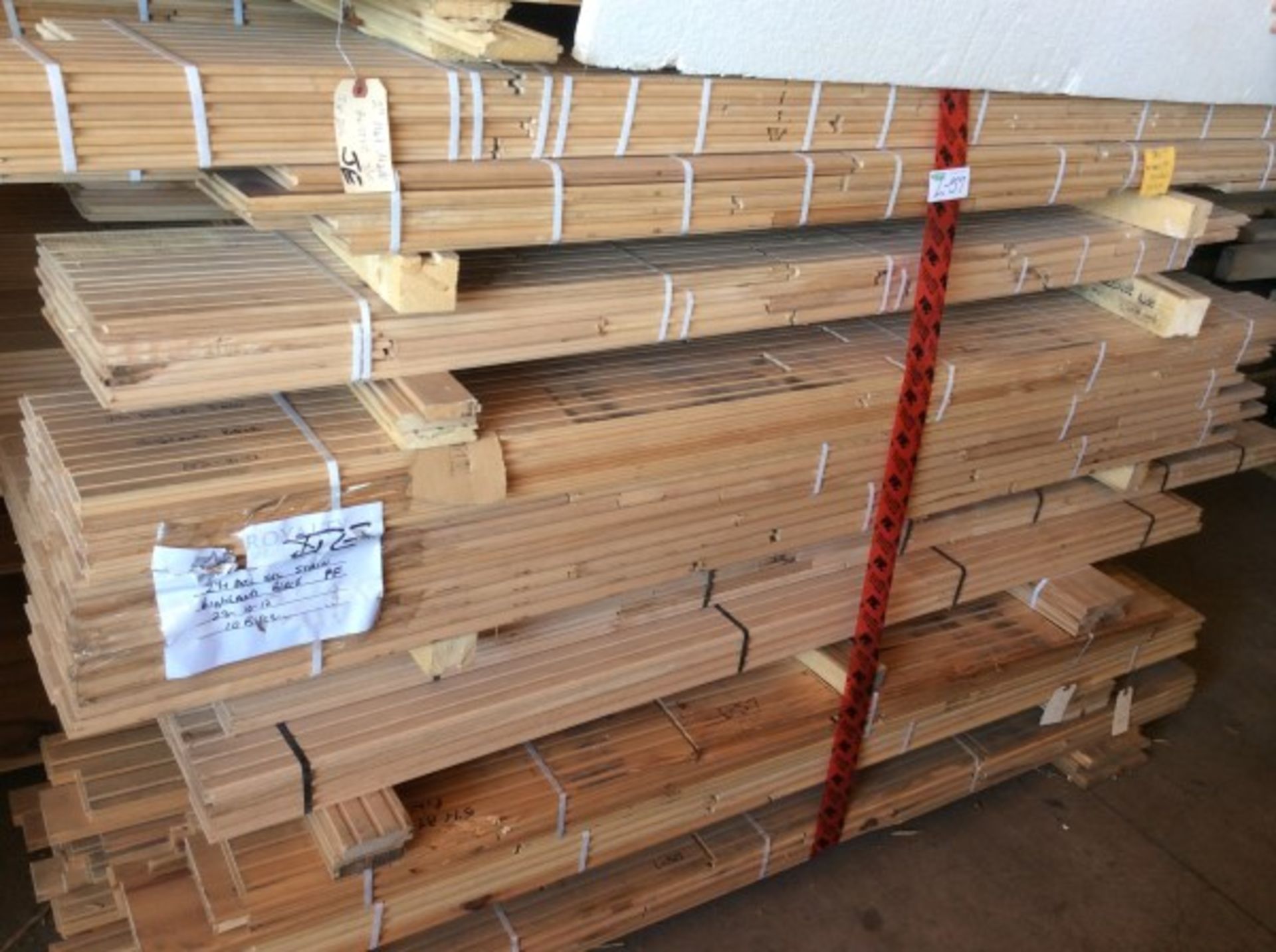 APPROX 750 SQFT OF MIXED HARDWOOD FLOORING VARIOUS WIDTHES - B