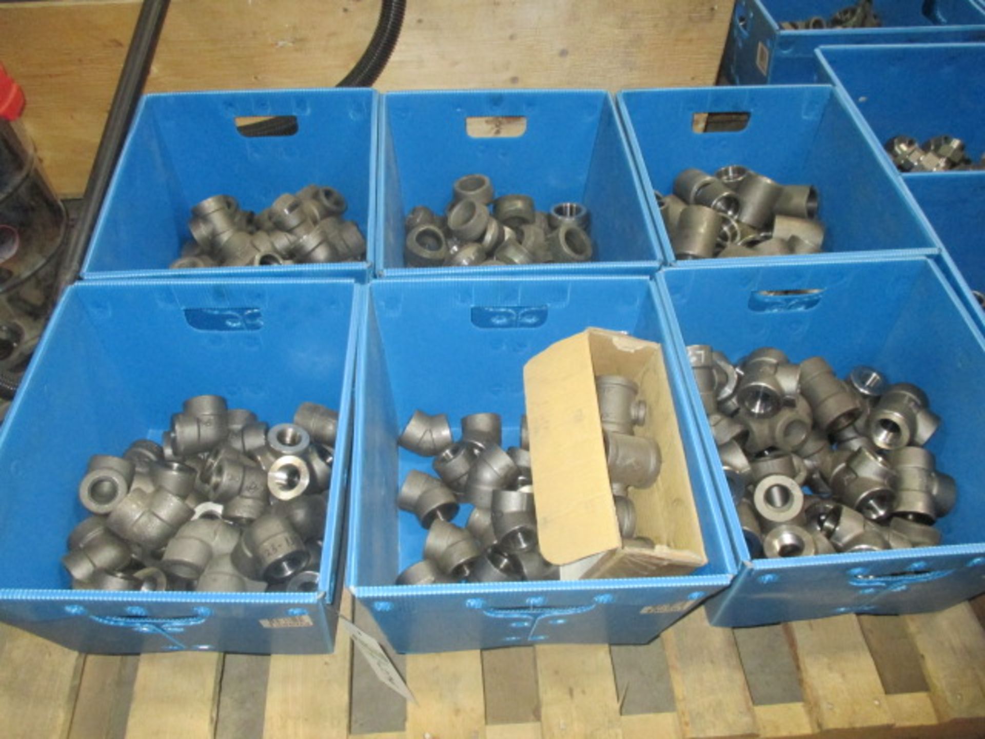 Skid lot of 6 Totes of Misc Pipe Connectors