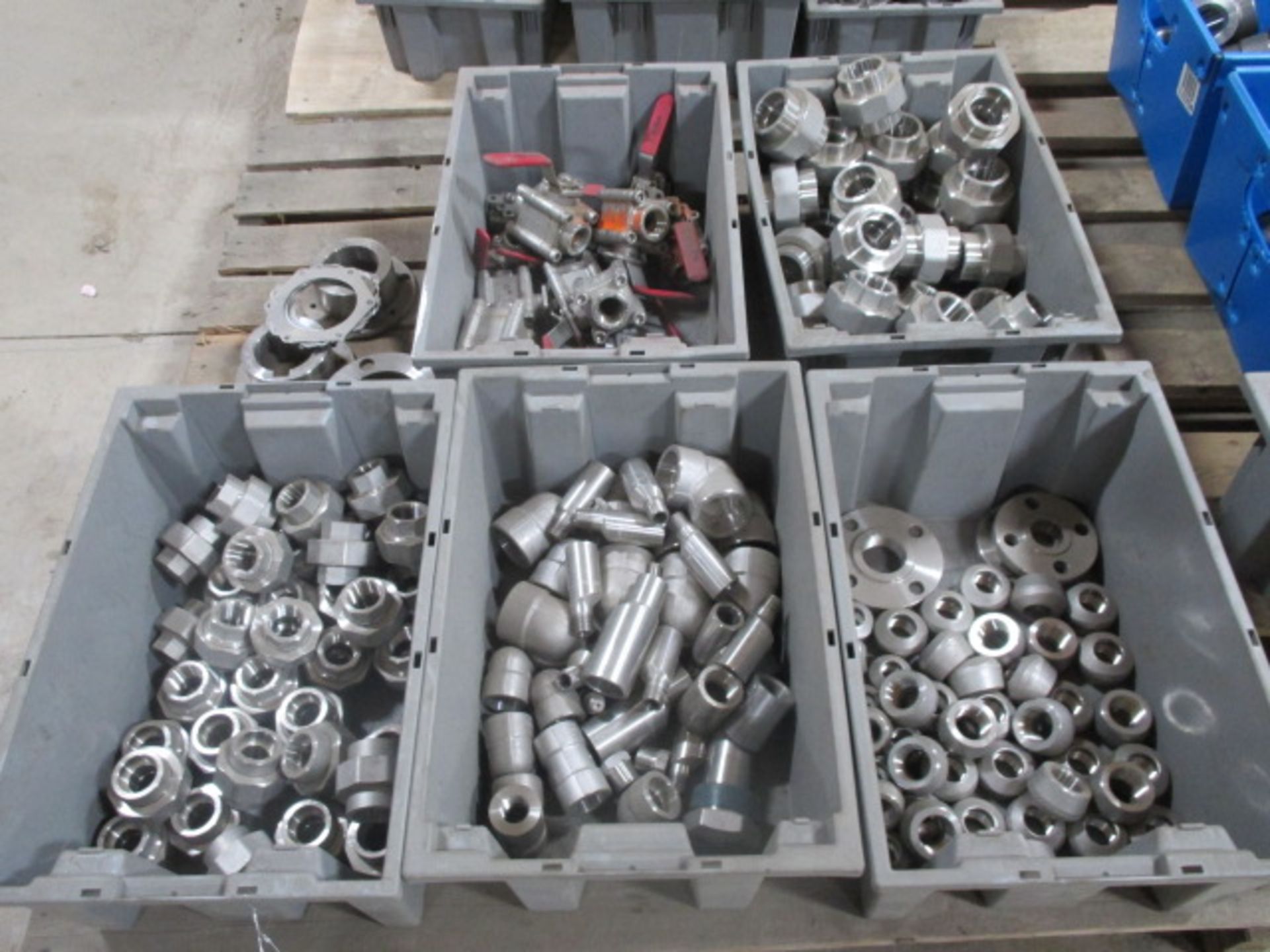 Skid lot of 5 Totes of S/S Pipe Fittings and Valves