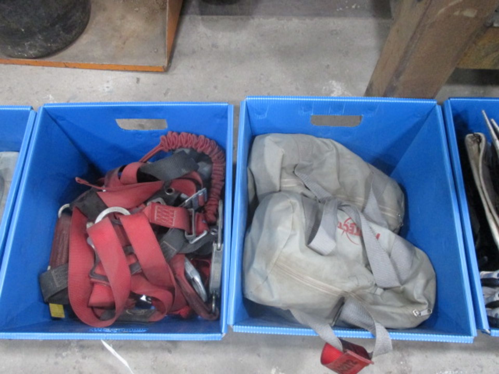 3 Boxes of Gloves, Welding Aprons, Safety Harnesses - Image 4 of 5