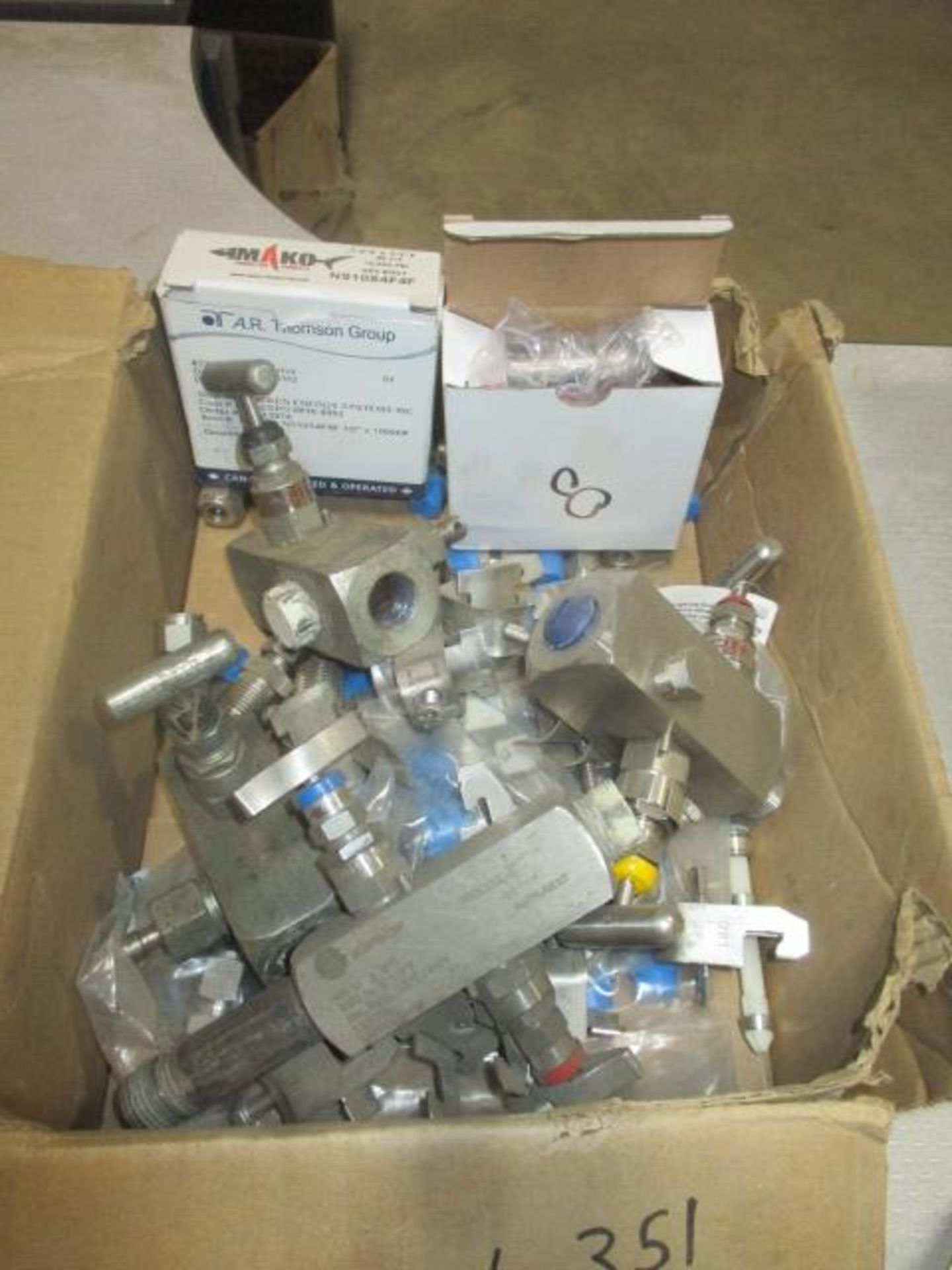 Box of Stainless Steel Pipe Filling / Hangers / Brackets