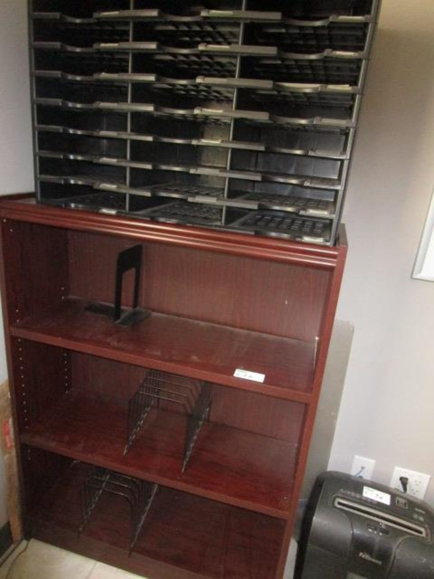 Complete Office Desk, 3 Chairs, 2 Door Filing Cabinet, HP Printer - Image 5 of 6